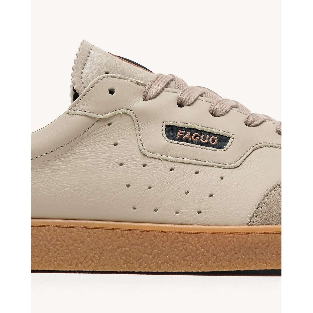Baskets basses en cuir beige, FAGUO