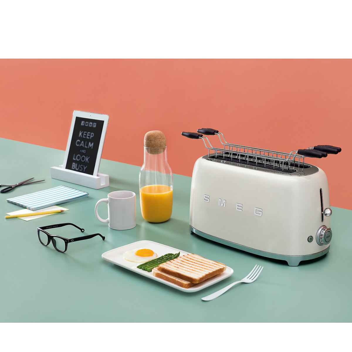 Grille-pain 2 fentes 4 tranches TSF02 crème brillant, SMEG