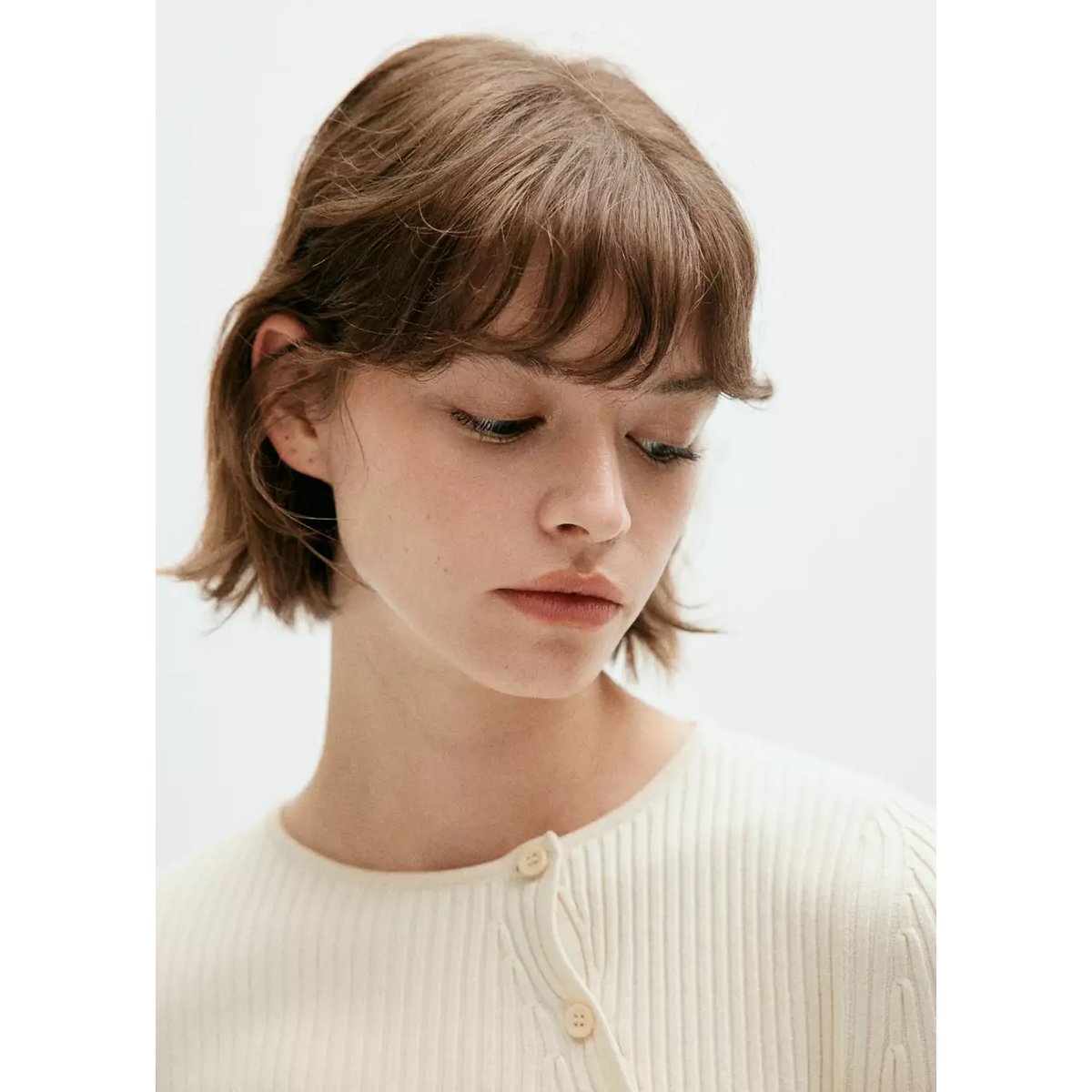 Cardigan asymétrique côtelé écru, MANGO