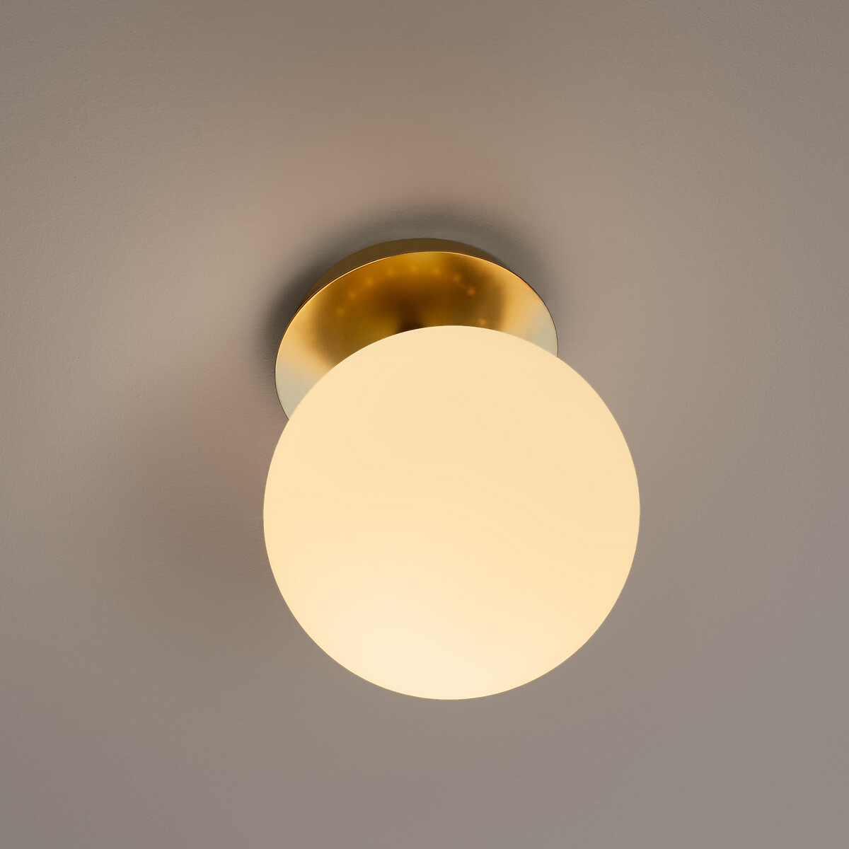 Applique ou plafonnier, en laiton et verre opaline, MORICIO blanc, LA REDOUTE INTERIEURS
