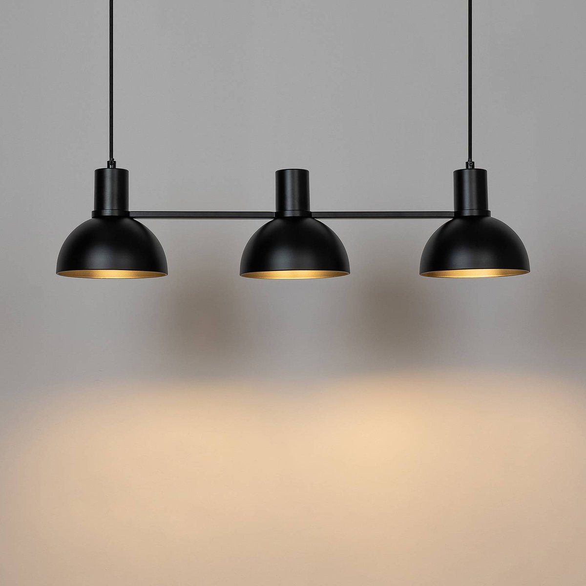 Suspension en métal design, Mostrid noir mat, LUCANDE