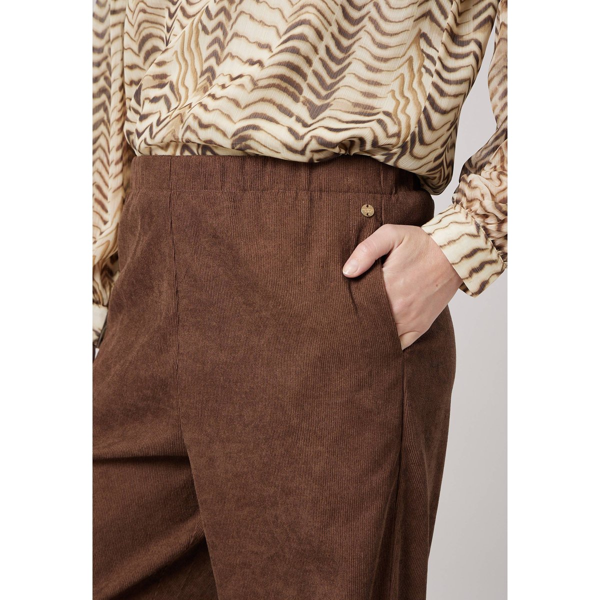 Pantalon carotte femme en velours côtelé NOLANI light brown, DEELUXE