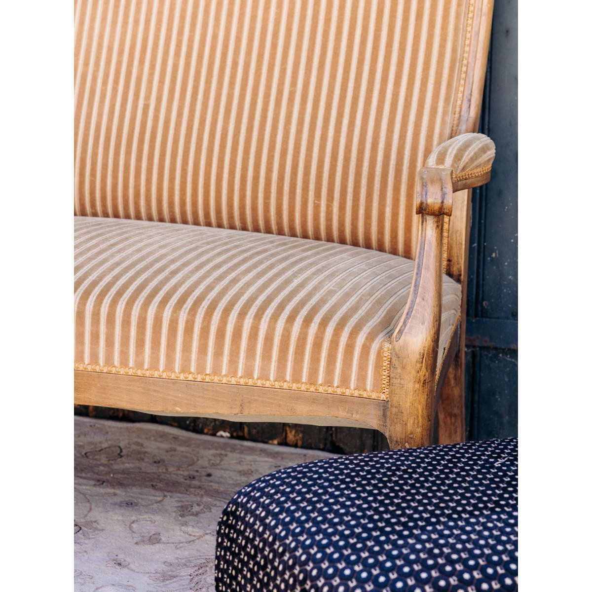 Banquette en tissu rayé beige Clara N°150 - Bon état beige, DEBONGOUT
