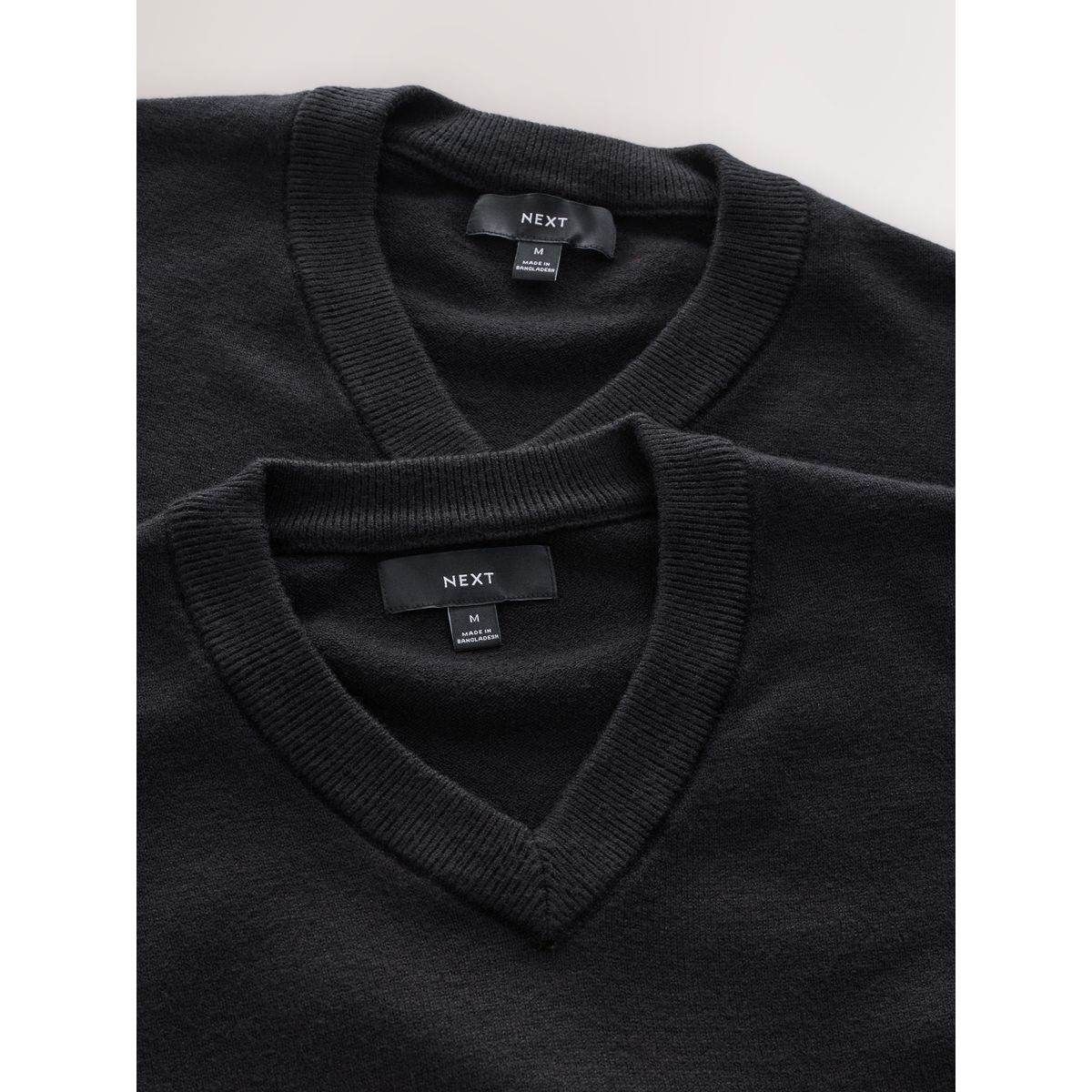 Pull col v regular fit doux, lot de 2 noir, NEXT