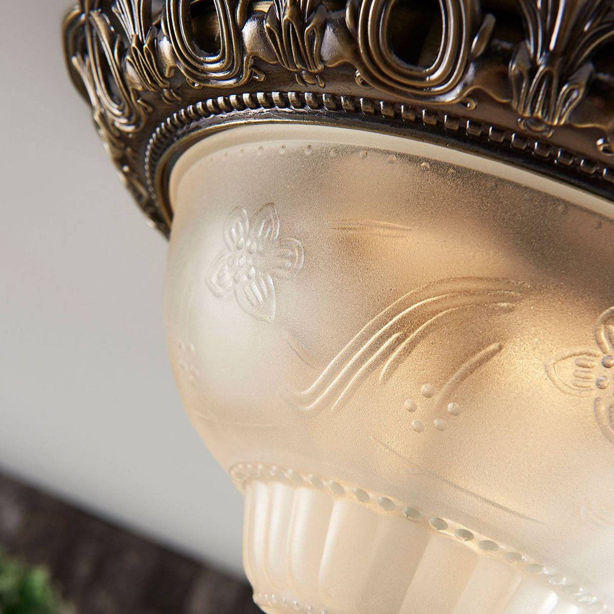 Plafonnier en verre antique, Anni clair, gravé, laiton ancien, LINDBY