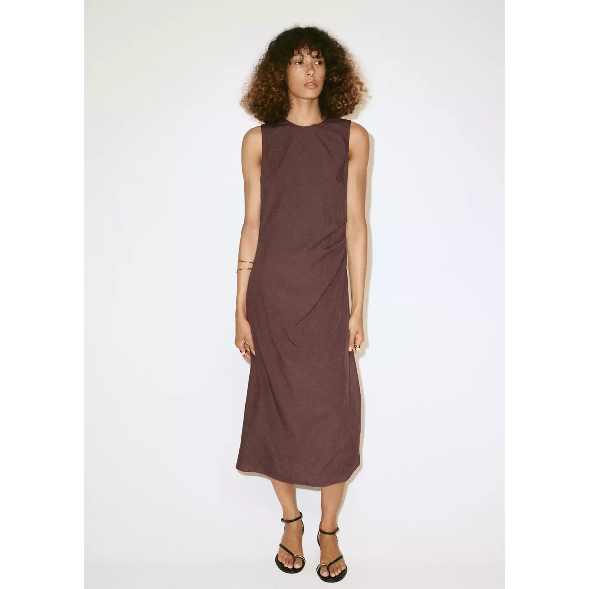 Robe froncée sur le côté avec nœud marron, MANGO