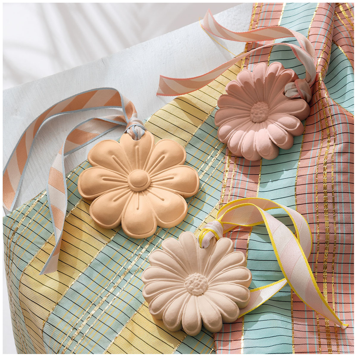 Décor parfumé Marguerite - Perle de Coco beige, MATHILDE M