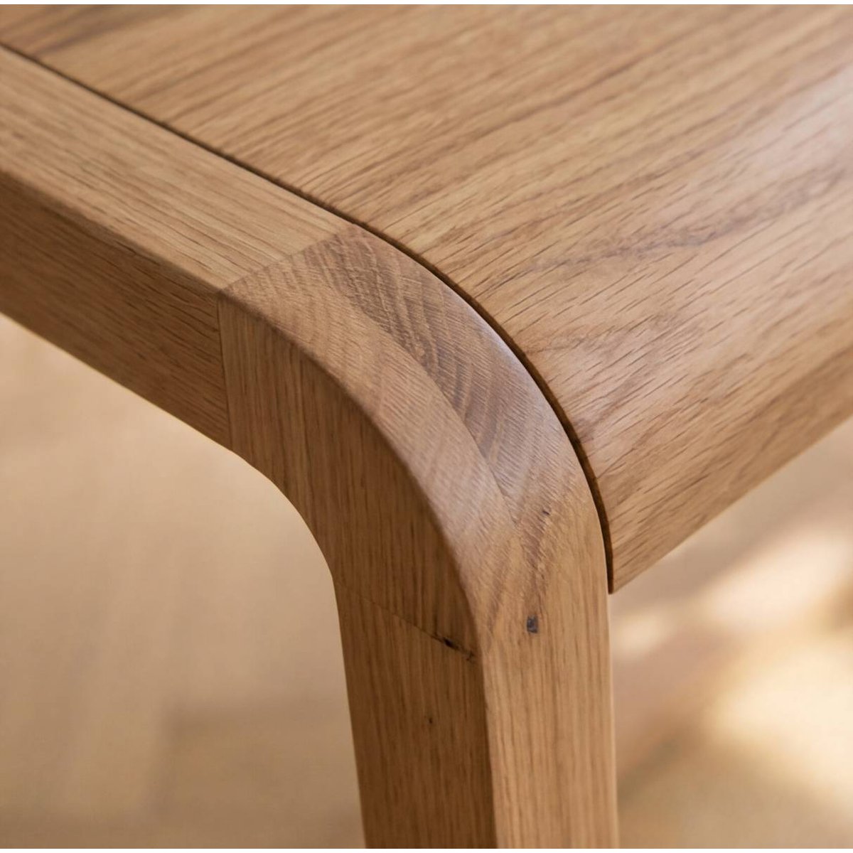 Table à manger en bois d'acacia KALANI bois clair, MADE IN MEUBLES 