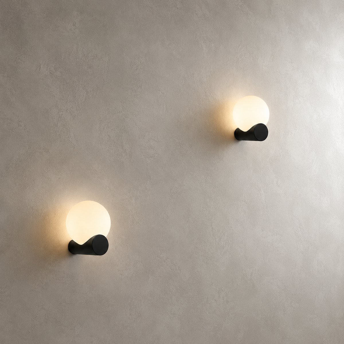 Applique, métal et verre opalin, ANTARES noir, ALTASSINA