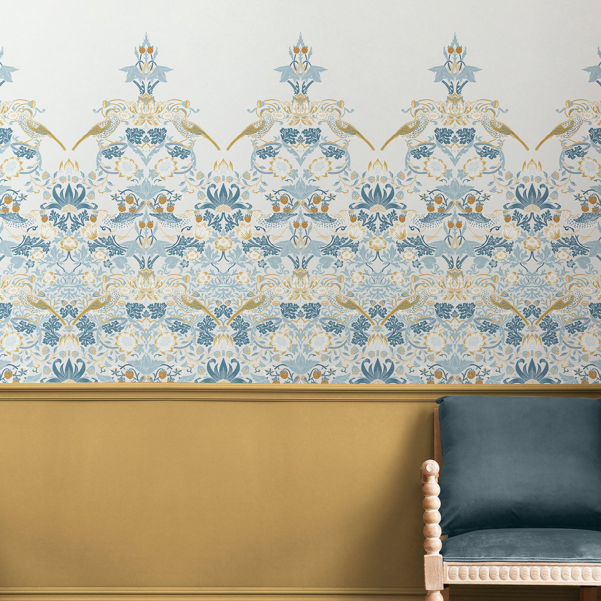 Papier peint panoramique Fleurs de fraisier et oiseaux au lever du soleil bleu, ocre, WILLIAM MORRIS AT HOME