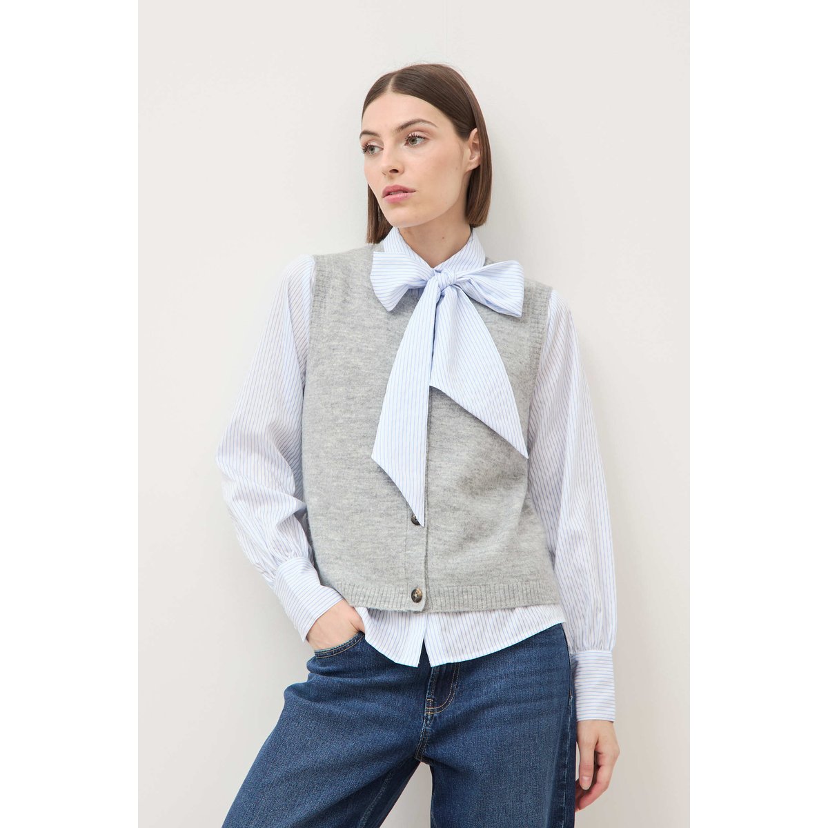 Pull droit court sans manches col rond gris, BONOBO
