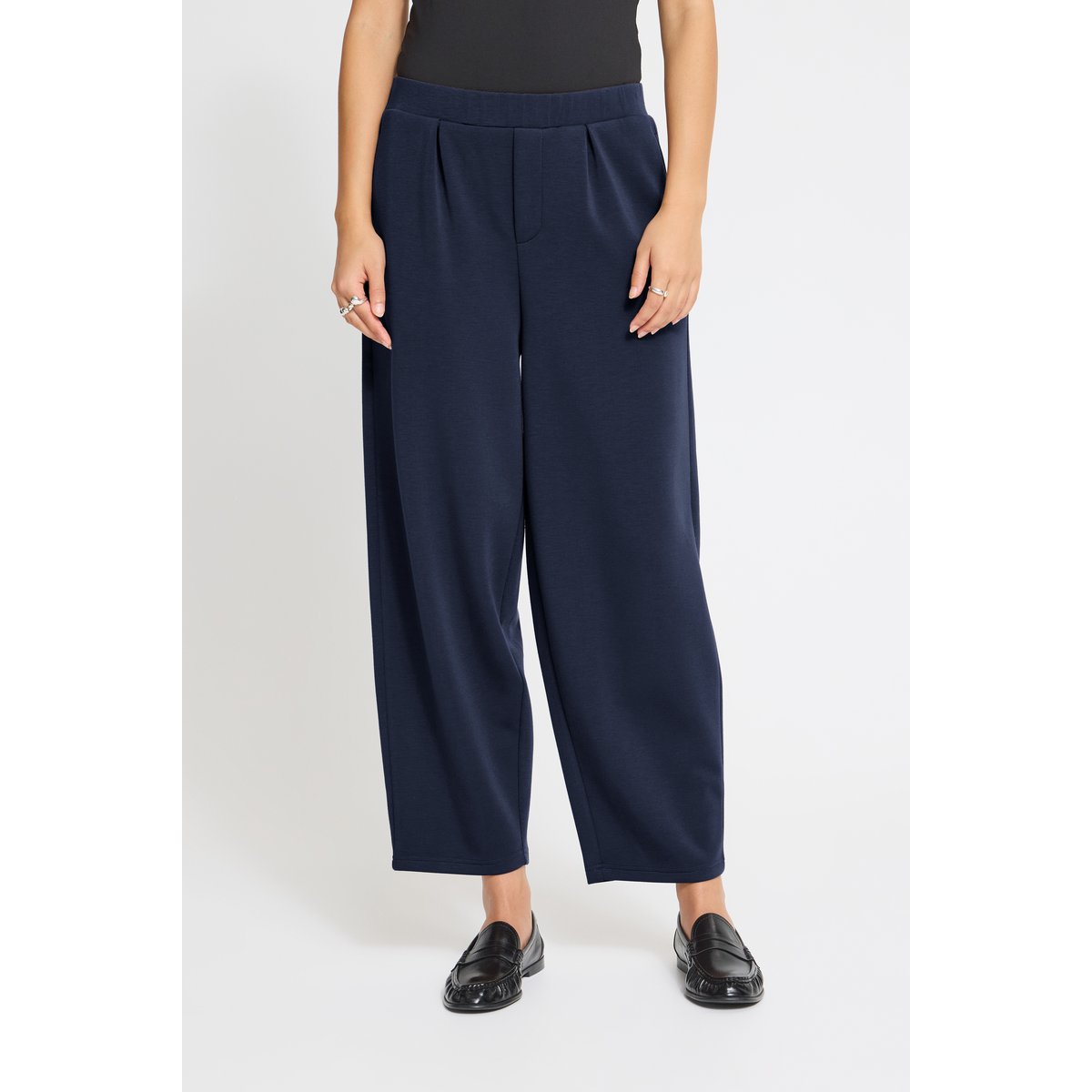 Pantalon coupe droite, jambes larges, taille élastiquée bleu dark navy, ICHI