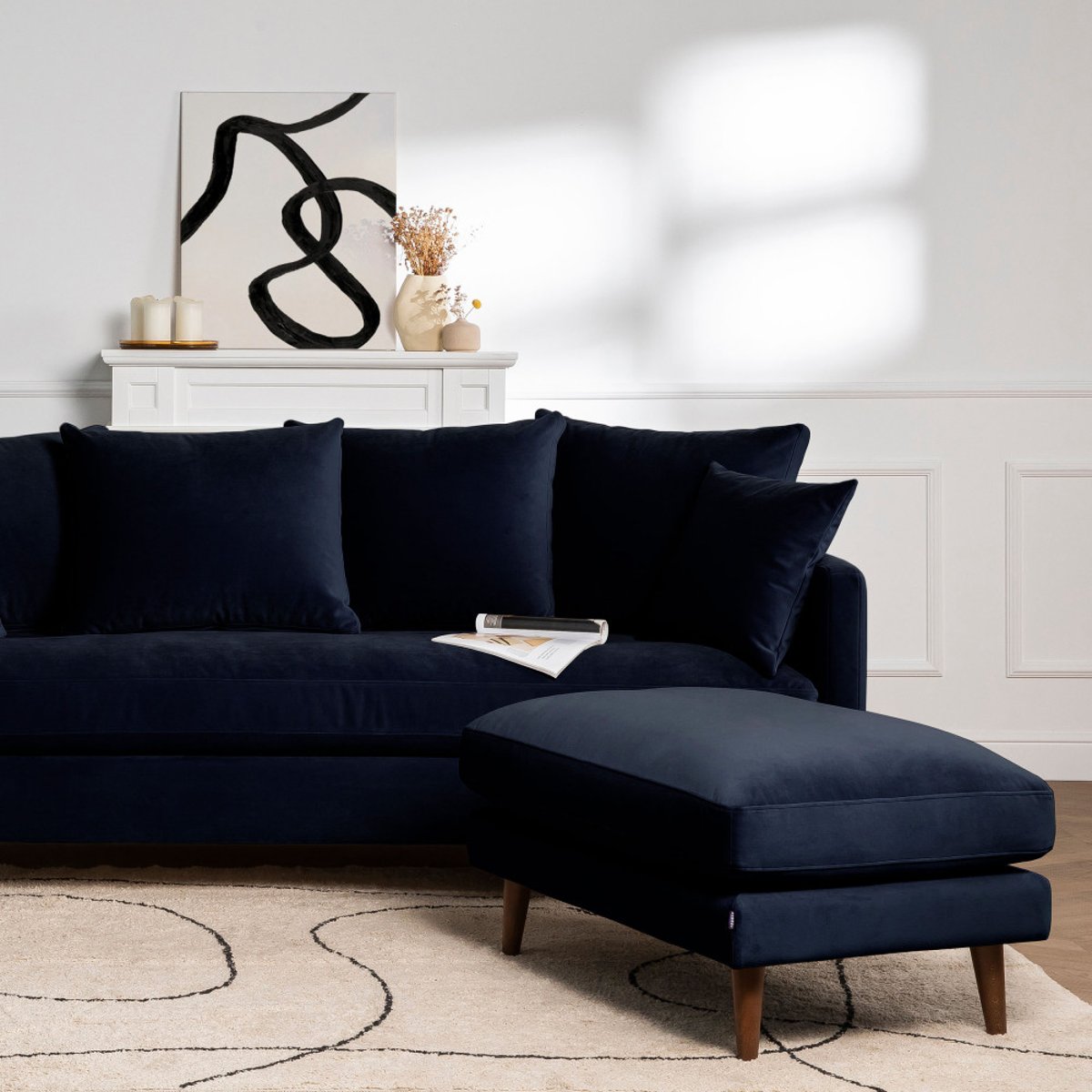 Pouf en velours pieds bois foncé- VILLABON bleu marine, DRAWER