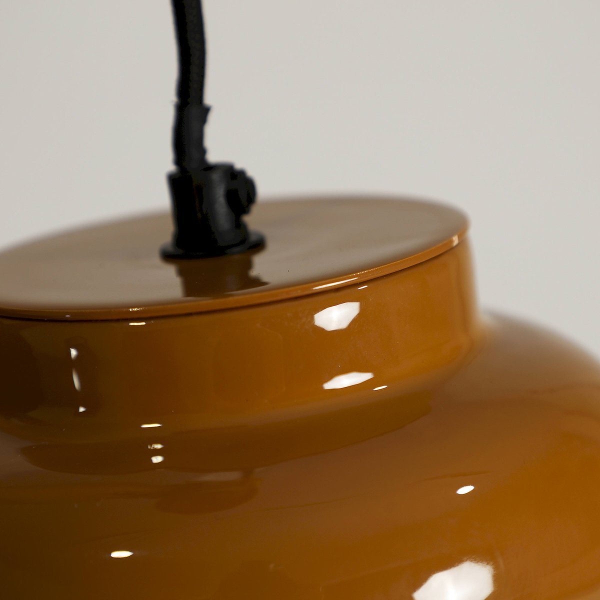 Suspension VACIO en fer ambre et beige, RECOLLECTION