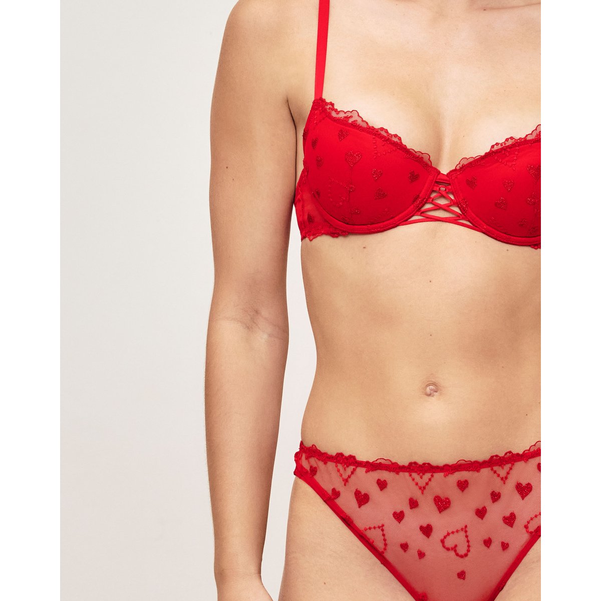 Soutien-gorge ampliforme en mesh broderies cœurs WITHLOVIZ rouge, UNDIZ
