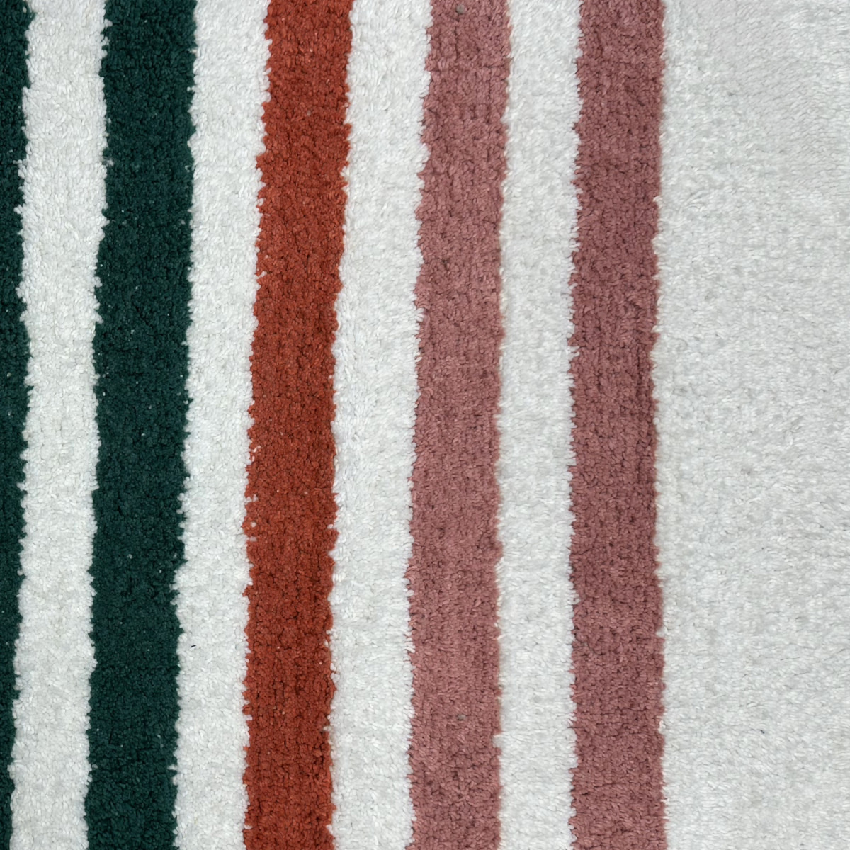 Tapis enfant doux à rayures SAMY blanc, GUY LEVASSEUR