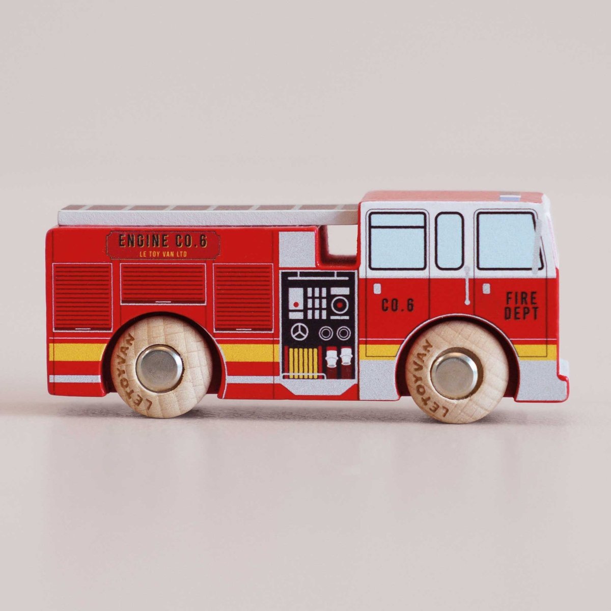 Camion de pompiers Quinn No 44 rouge, LE TOY VAN