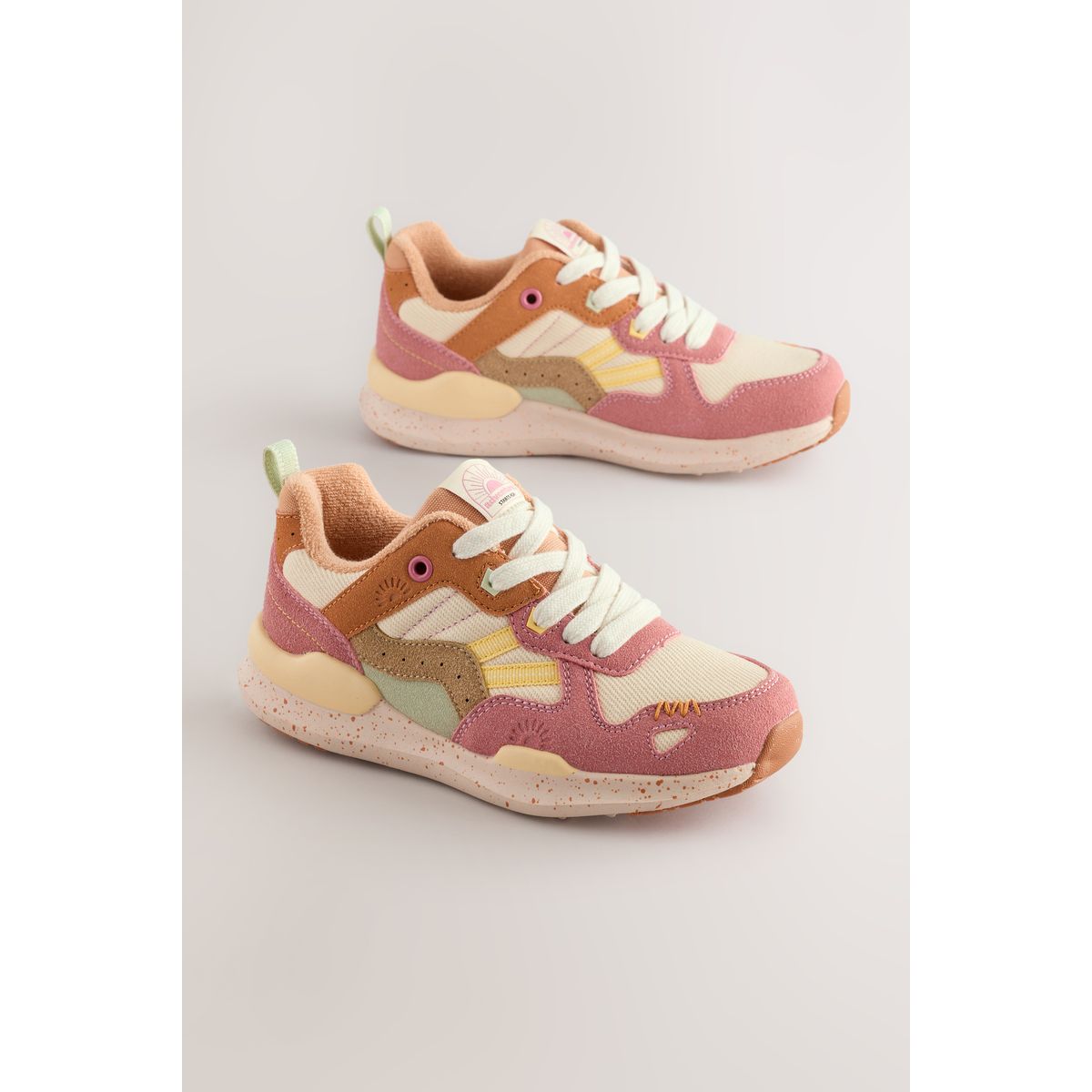 Baskets à lacets colour-block doux, NEXT
