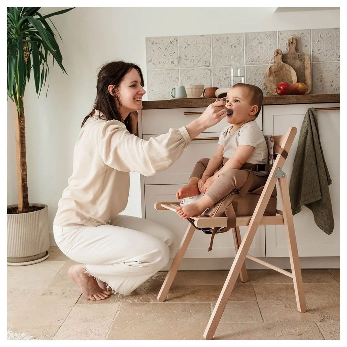 Réhausseur pour chaise bébé nomade camel, TINEO