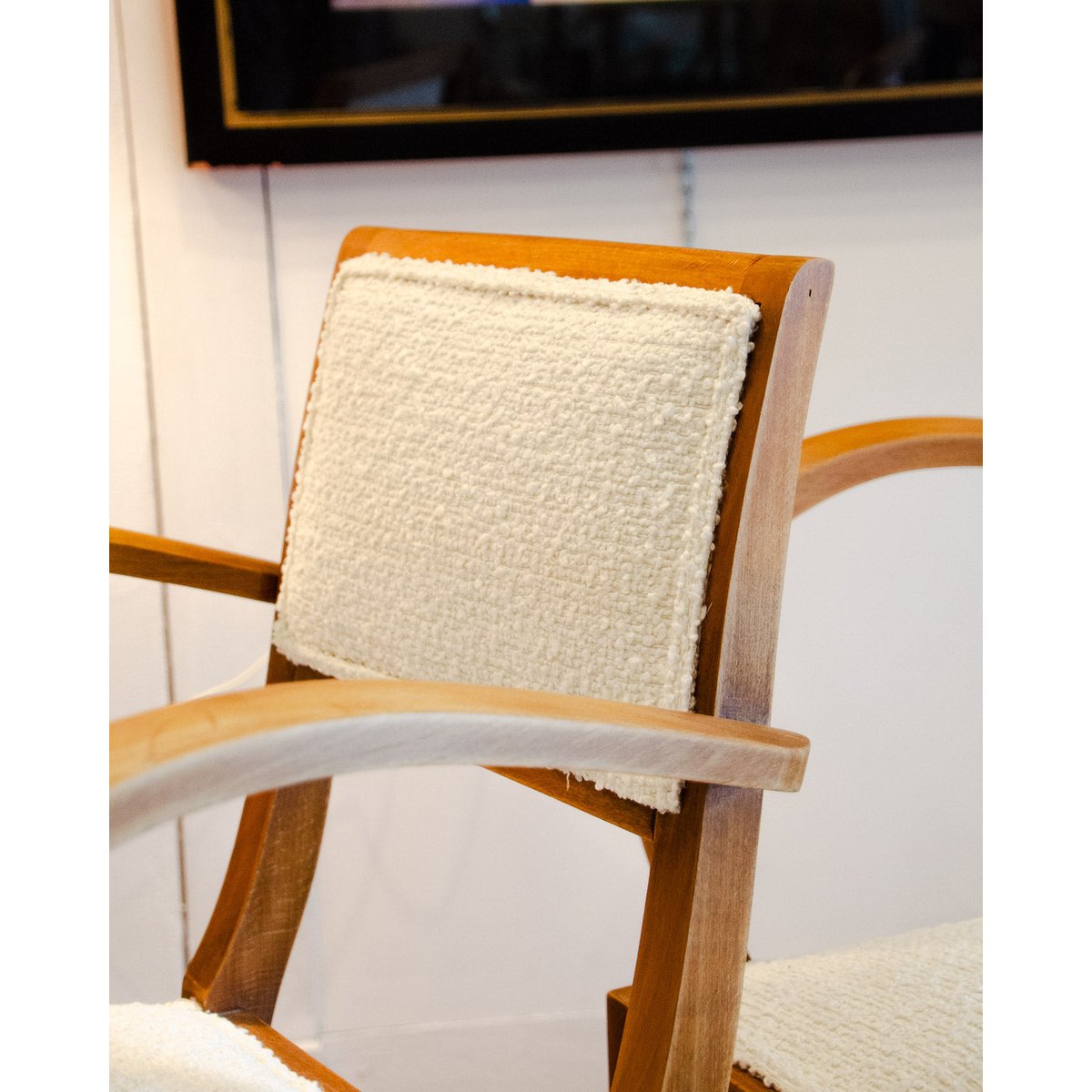 Paire de fauteuils en hêtre Ernest N°952 - Bon état bois clair, DEBONGOUT