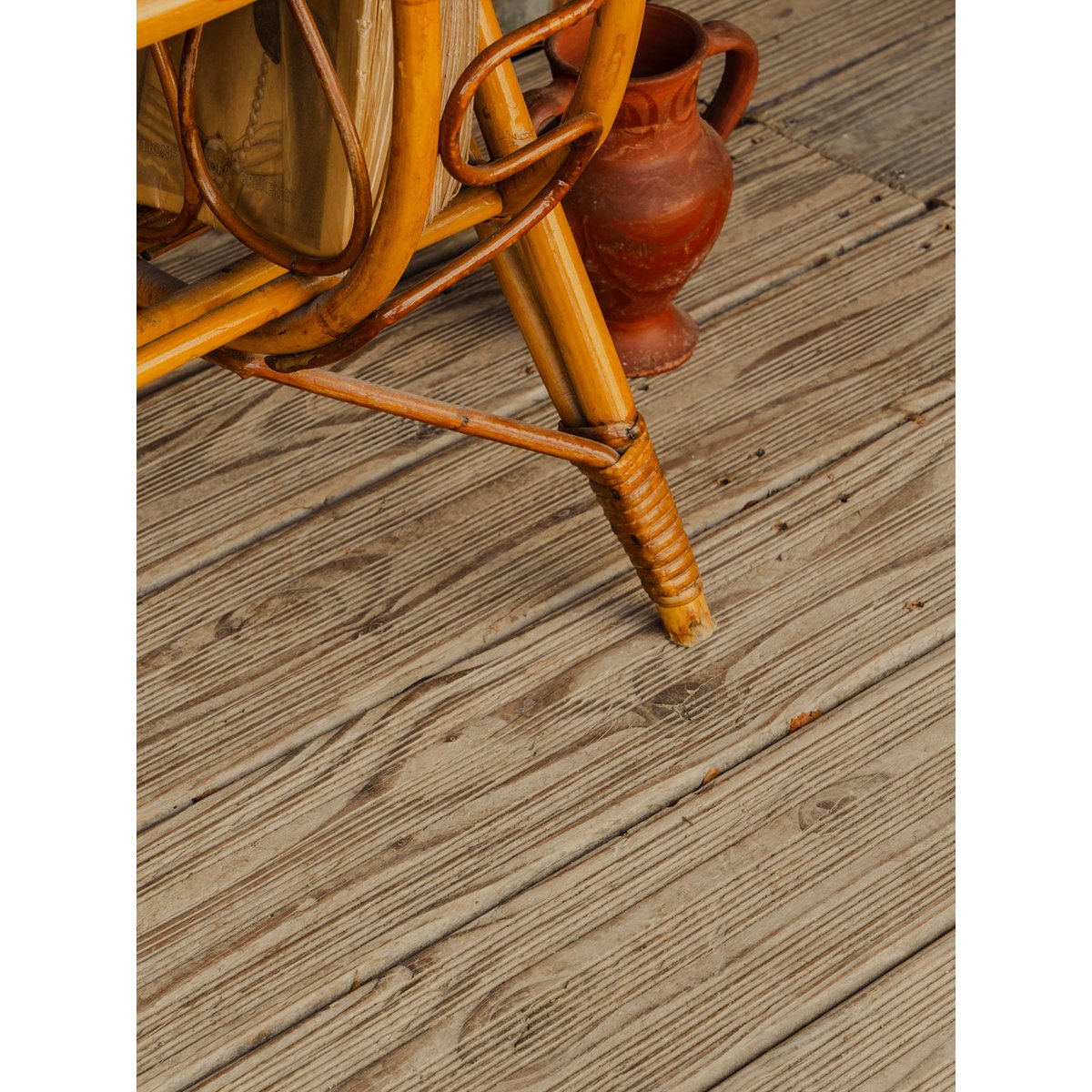 Table basse avec porte-revues en rotin Léonie N°1605 - Bon état bois clair, DEBONGOUT