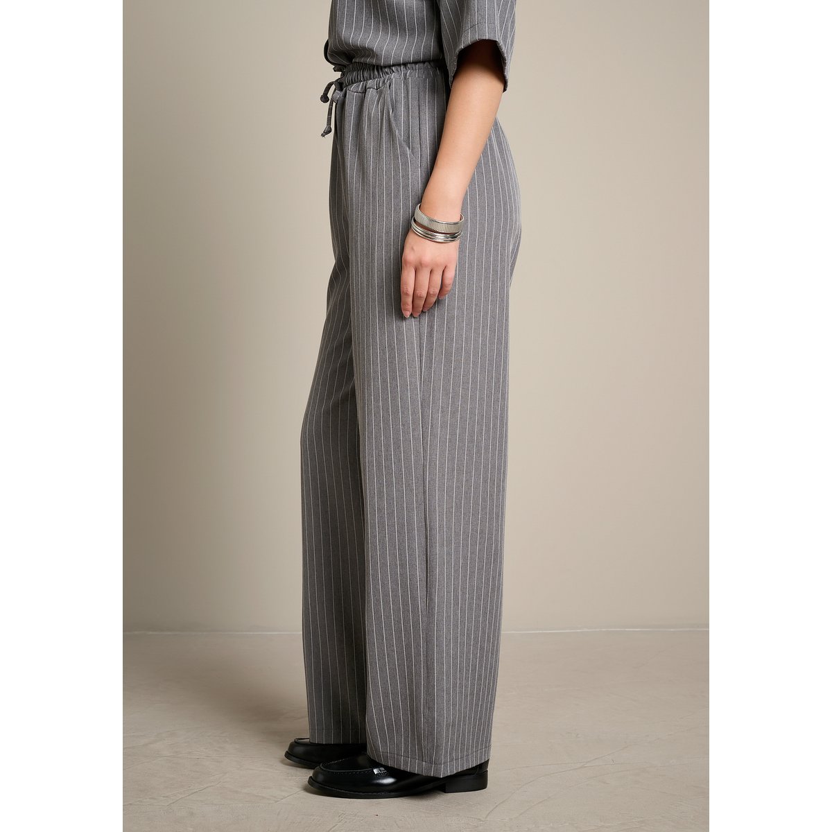 Pantalon rayé fluide gris, LOLALIZA