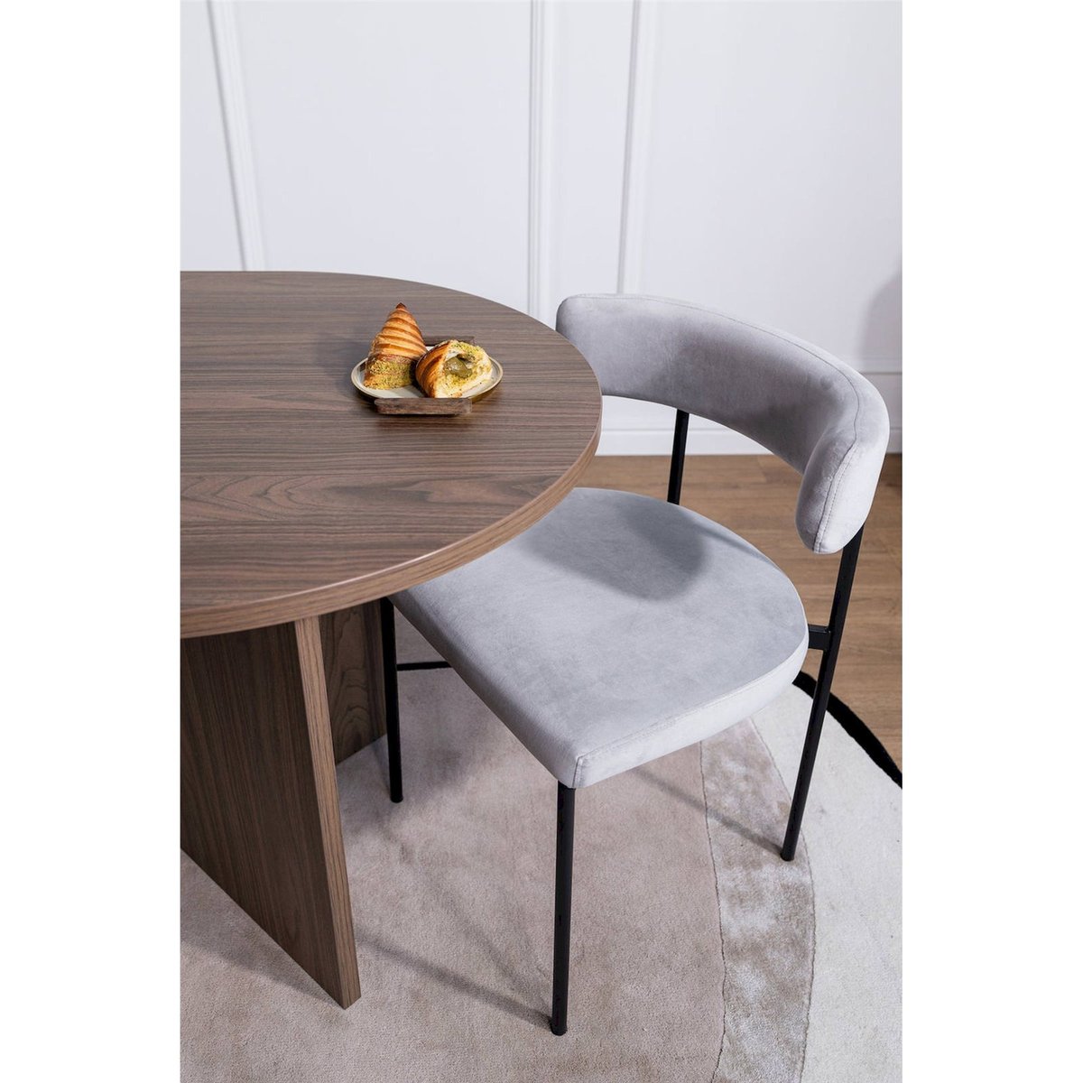 Chaise tapissée collection LOANNY gris velours et noir mat, RECOLLECTION
