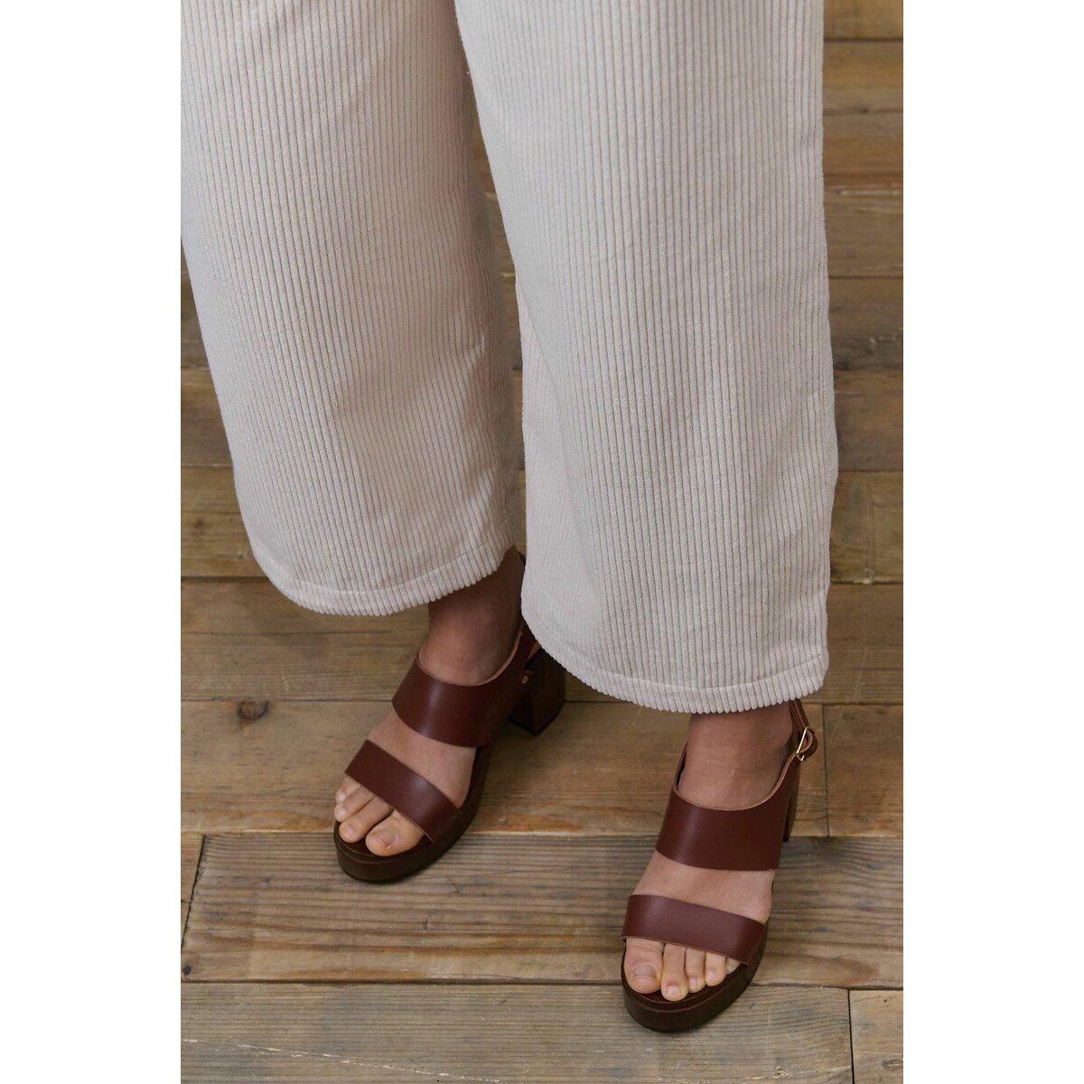 Doilloni Wide Leg Cropped Velour Trousers 90002867, LOUISE MISHA
