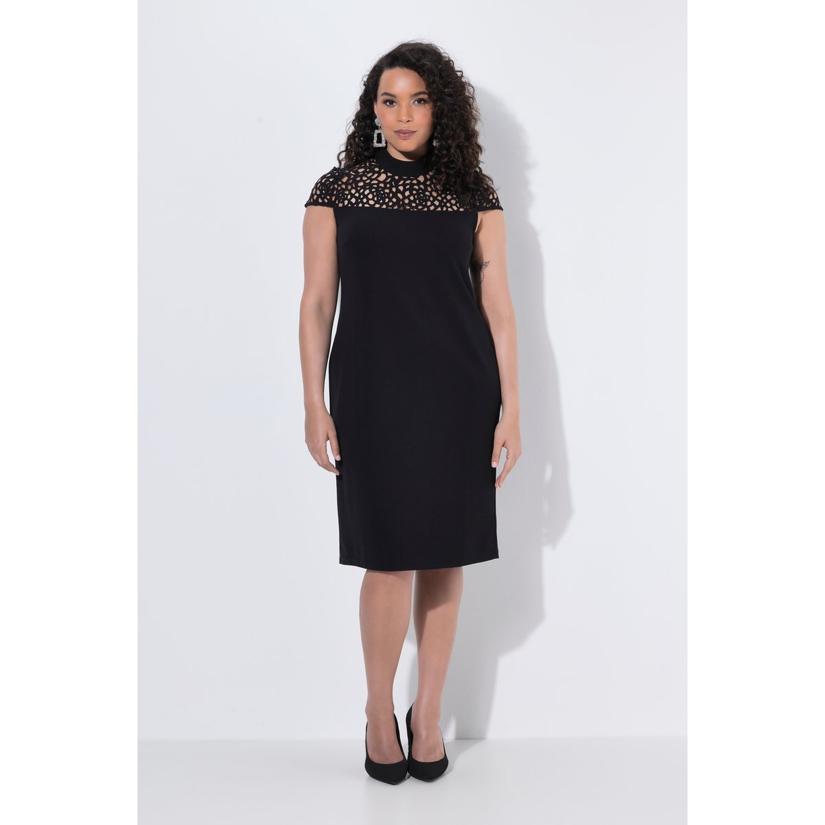 Robe avec empiècement découpé au laser noir, ULLA POPKEN
