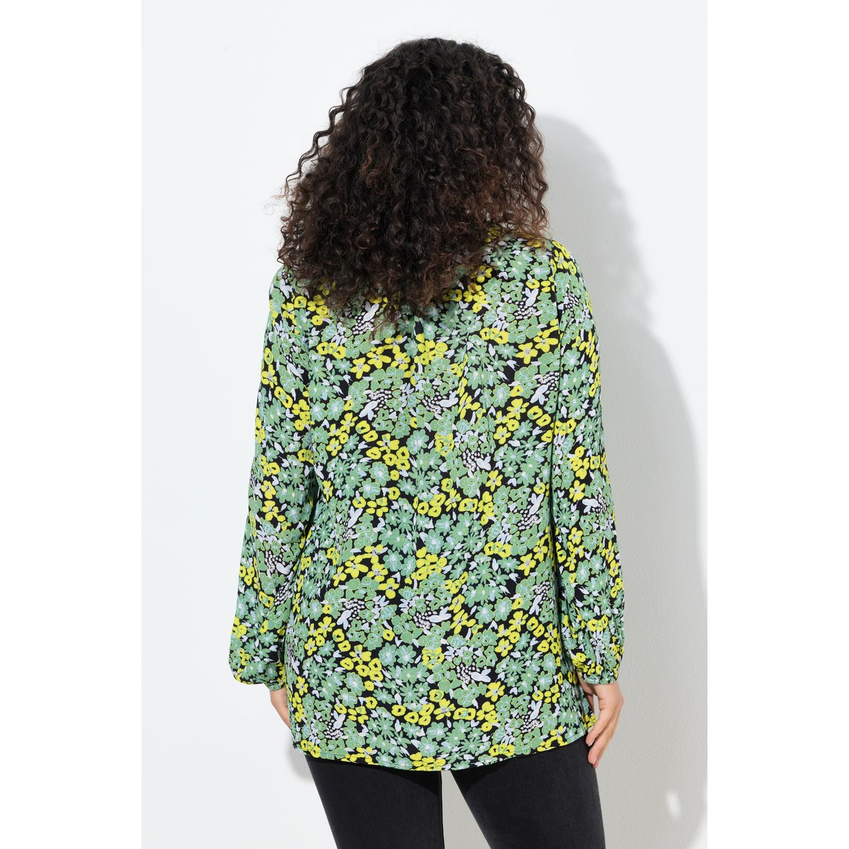 Blouse smockée avec motif à fleurs vert pomme, ULLA POPKEN