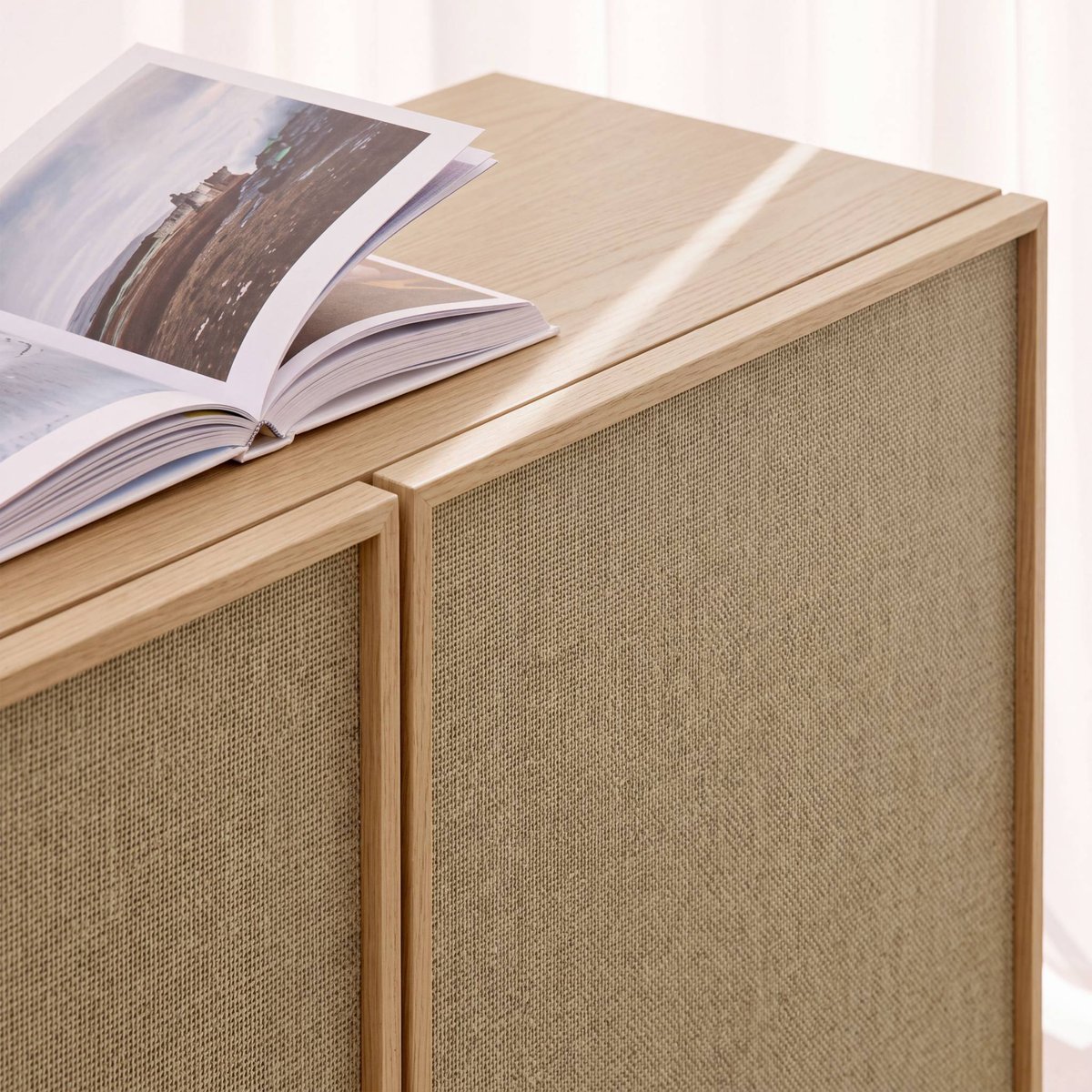 Buffet décor bois et tissu 3 portes 160cm KUBA naturel, SWEEEK
