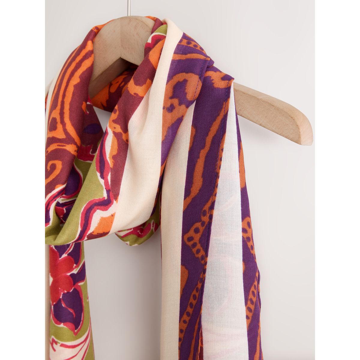 Écharpe légère motif cachemire orange, NEXT