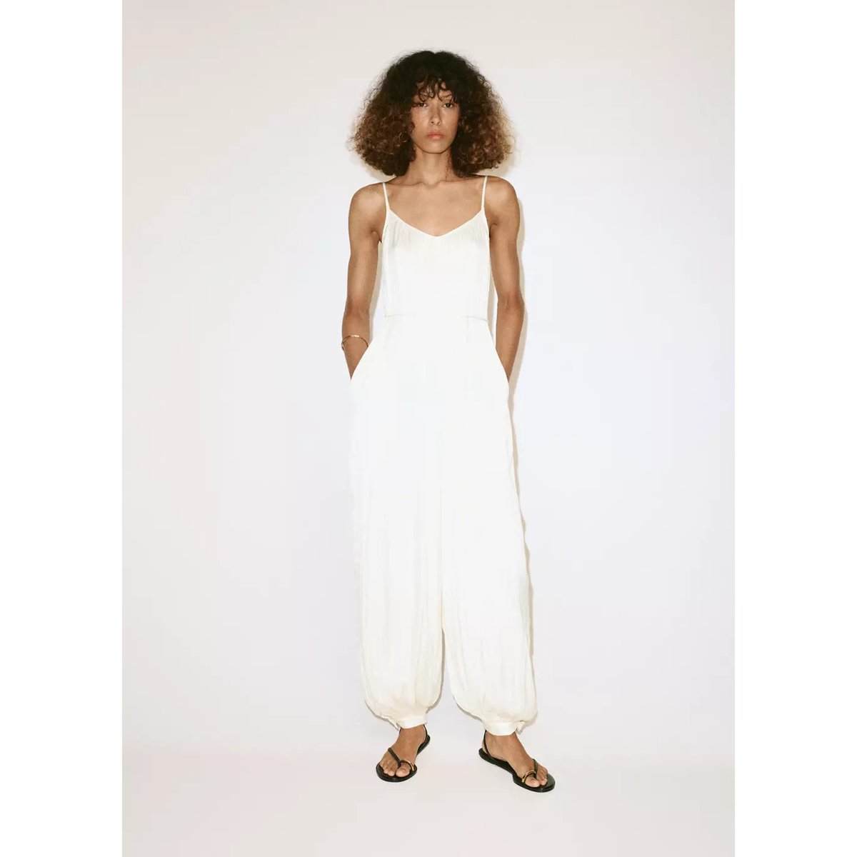 Combinaison bouffante avec ceinture blanc cassé, MANGO