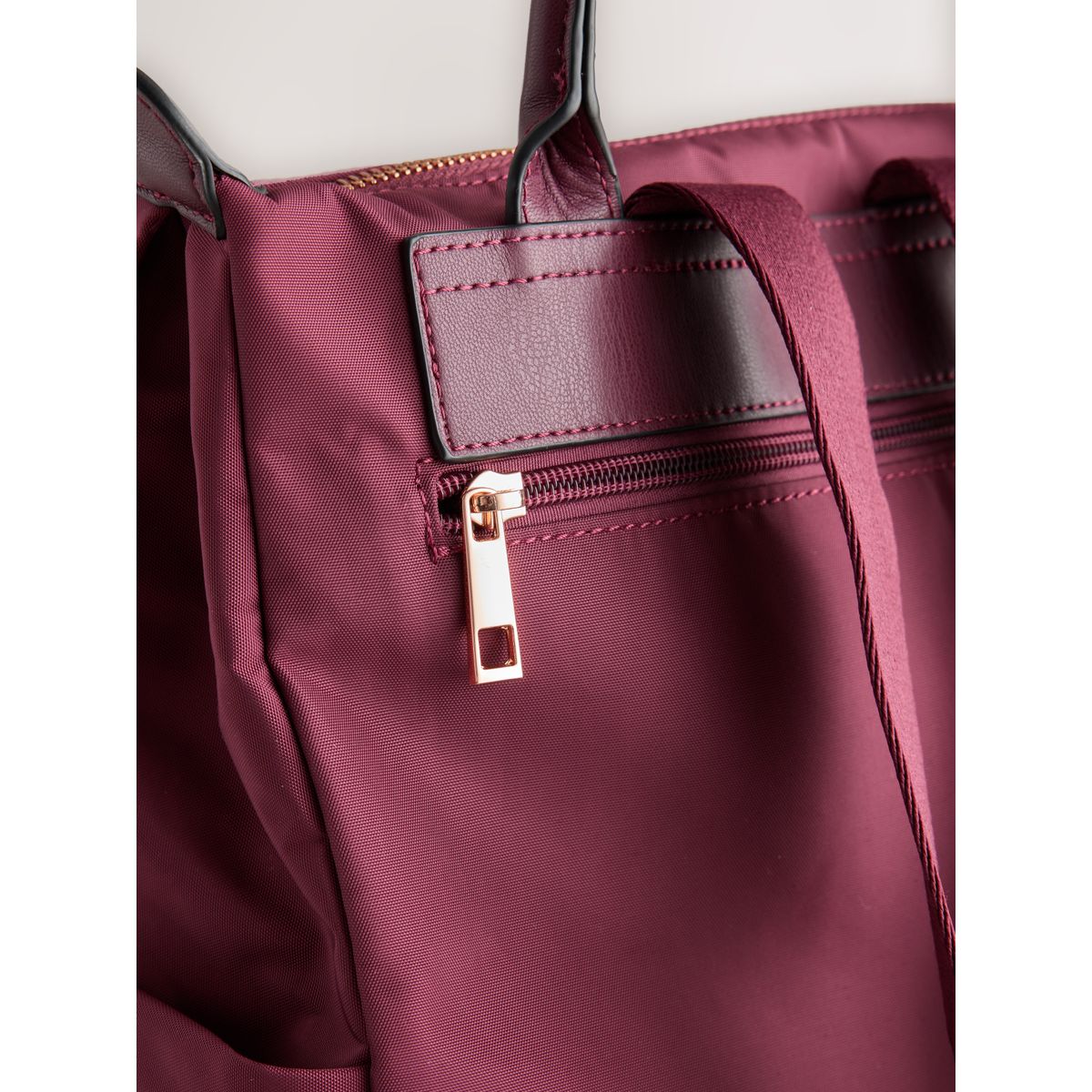 Sac à dos en nylon avec poche sur le devant rouge bourgogne, NEXT