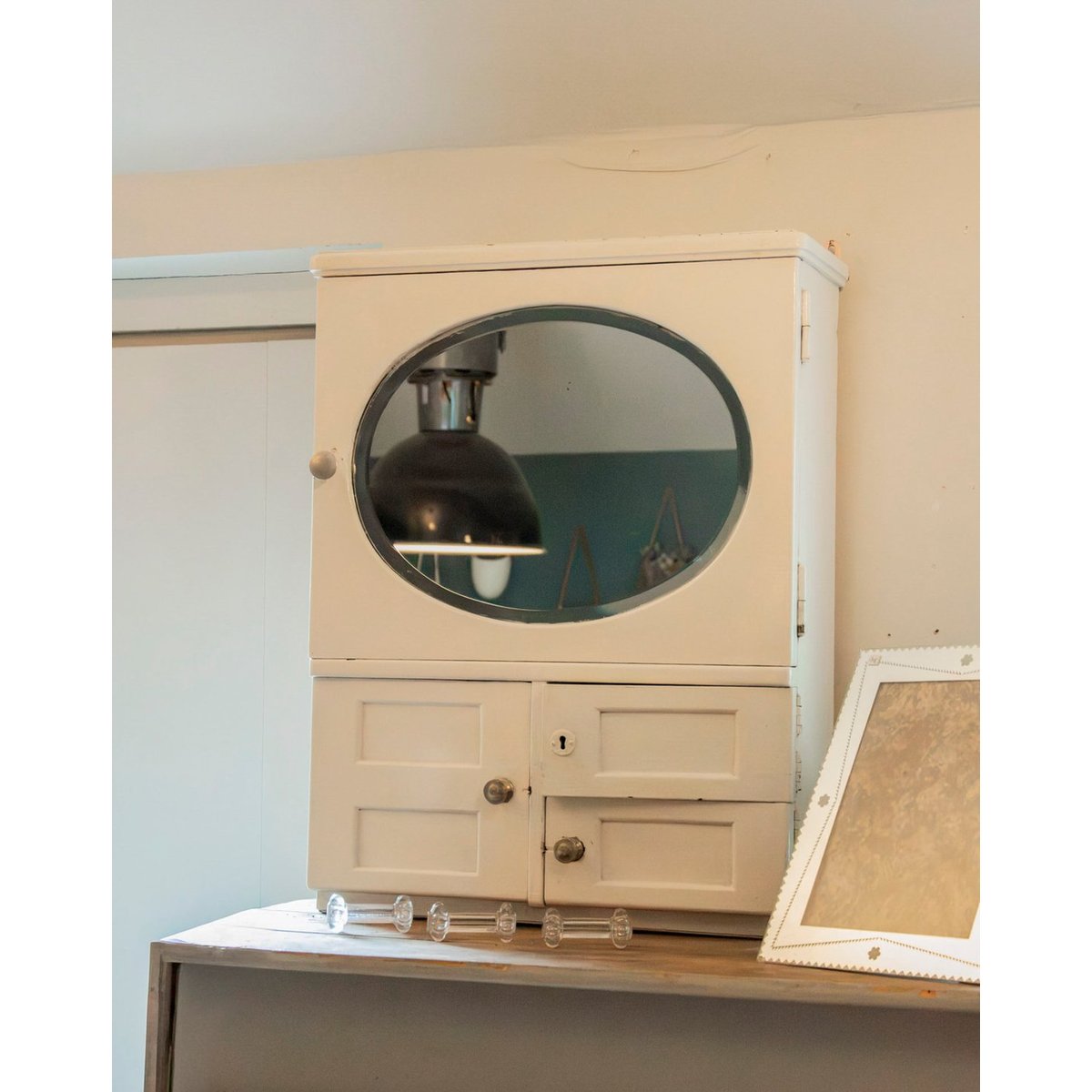 Armoire à pharmacie couleur crème Magda N°736 - Bon état crème, DEBONGOUT