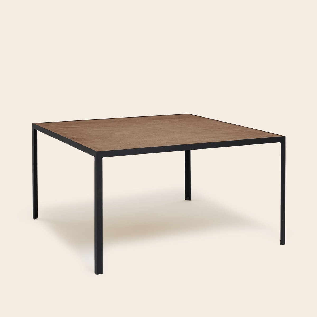 Table À Manger en Plateau en bois et piètement métal noir ORELIA terre brune et métal noir, MADURA