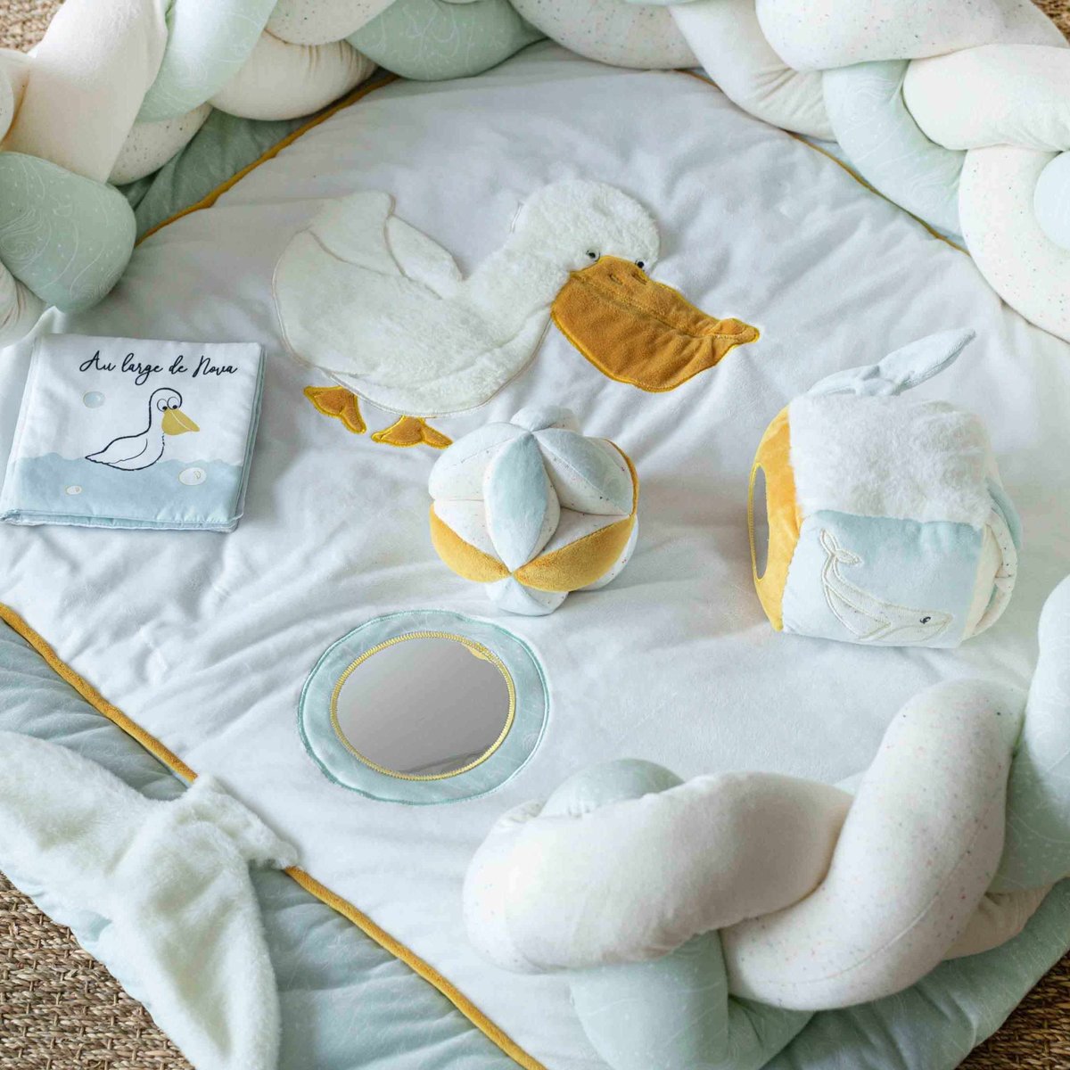 Tapis d'éveil vert d'eau, blanc, jaune, TROIS KILOS SEPT