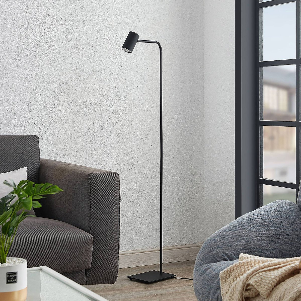 Lampadaire en métal moderne, Sanad noir sable, LINDBY