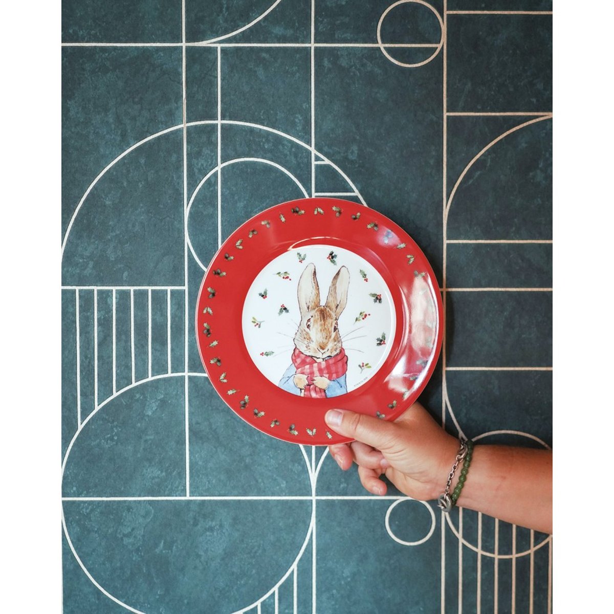 Assiette Pierre Lapin Noël 20 cm rouge, PETIT JOUR