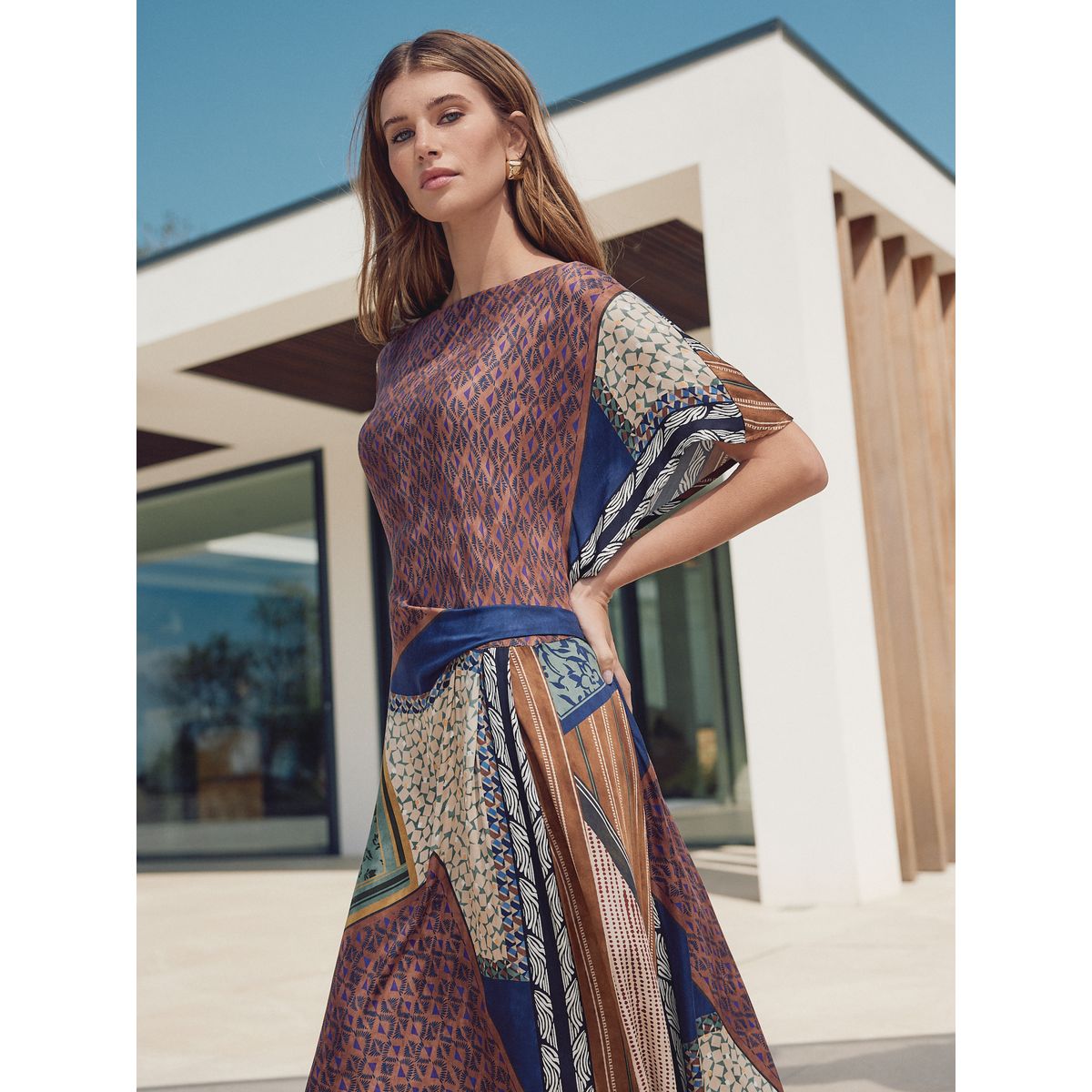 Robe mi-longue à taille cintrée écharpe imprimée marine, NEXT