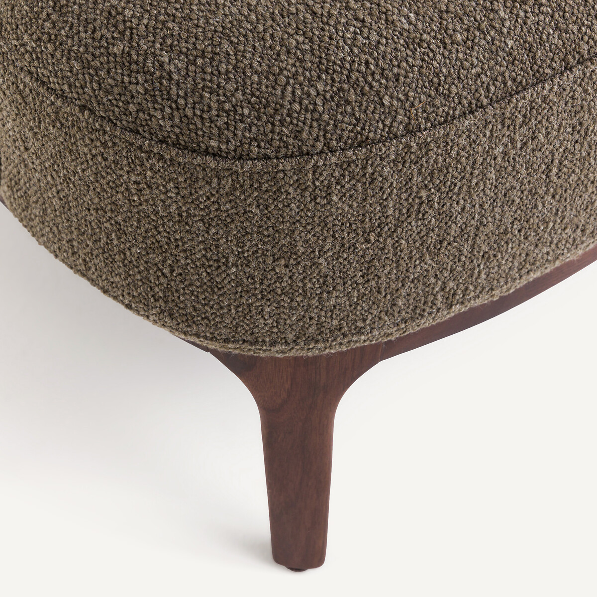 Fauteuil pied noyer massif et tissu texturé, Jabote marron, AM.PM