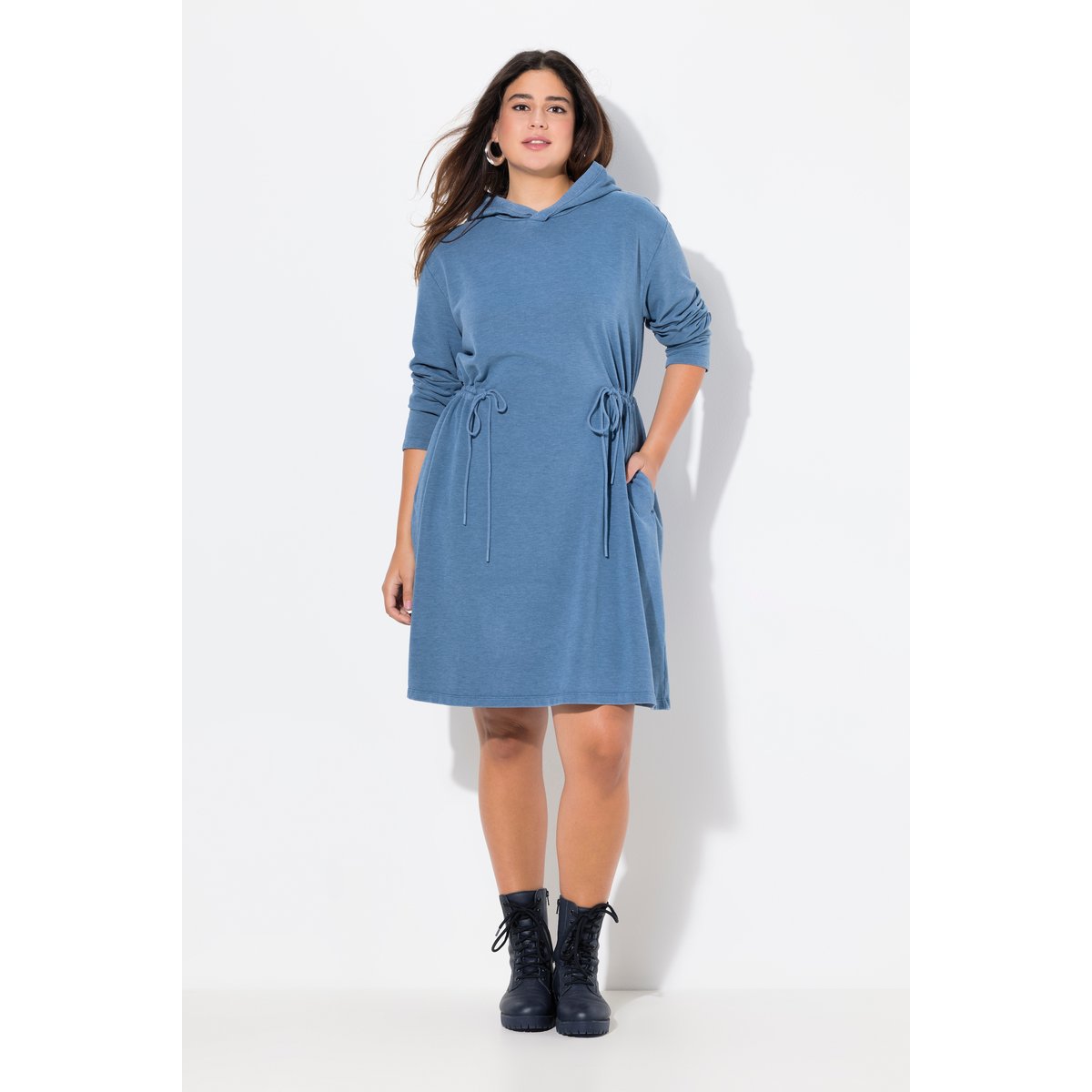 Robe en molleton à capuche et manches bleu jean, ULLA POPKEN