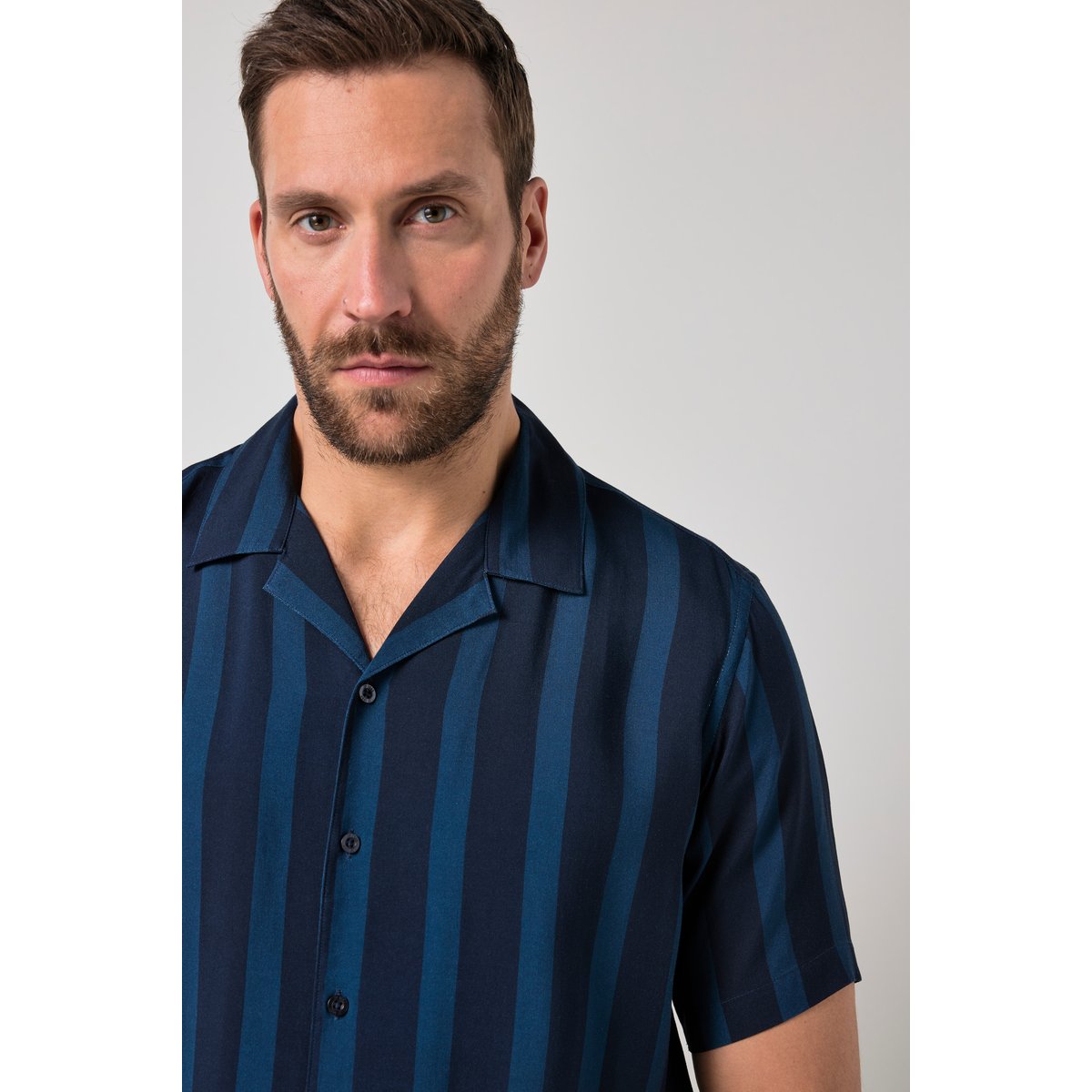 Chemise en viscose rayée bleu marine, JP1880