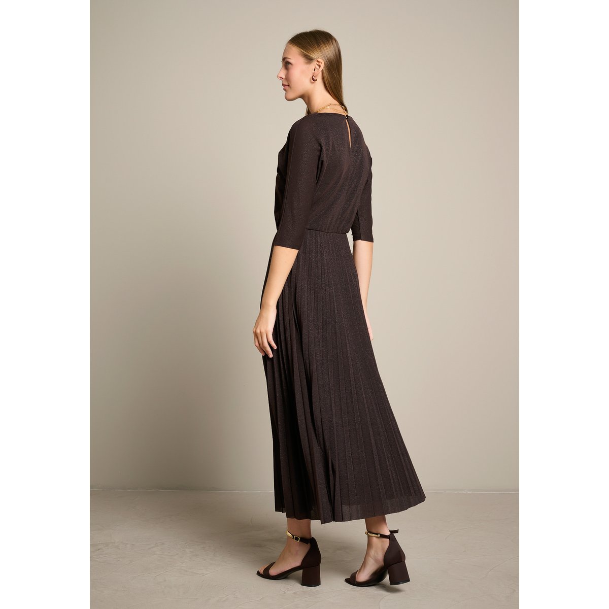 Robe maxi à jupe plissée brun fonce chocolate, LOLALIZA
