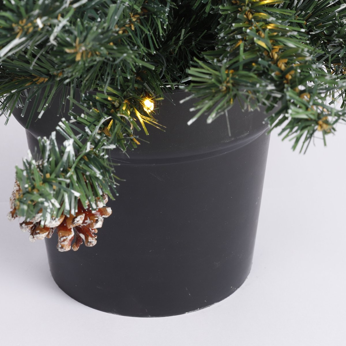 Lot de 2 sapins de Noël artificiel et 1 couronne CRESTON vert, BLACK BOX TREES
