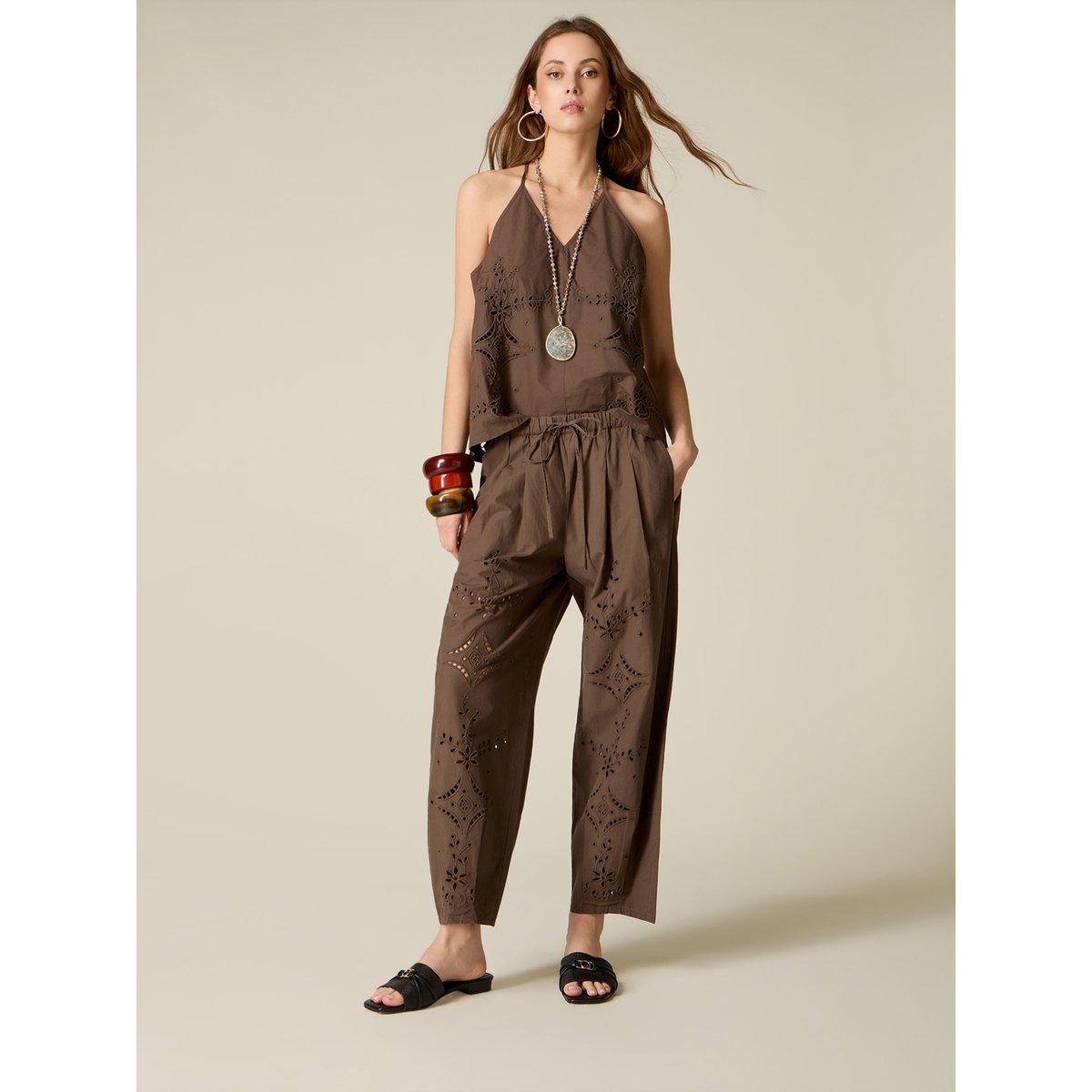 Pantalon court en coton ajouré marron, OLTRE