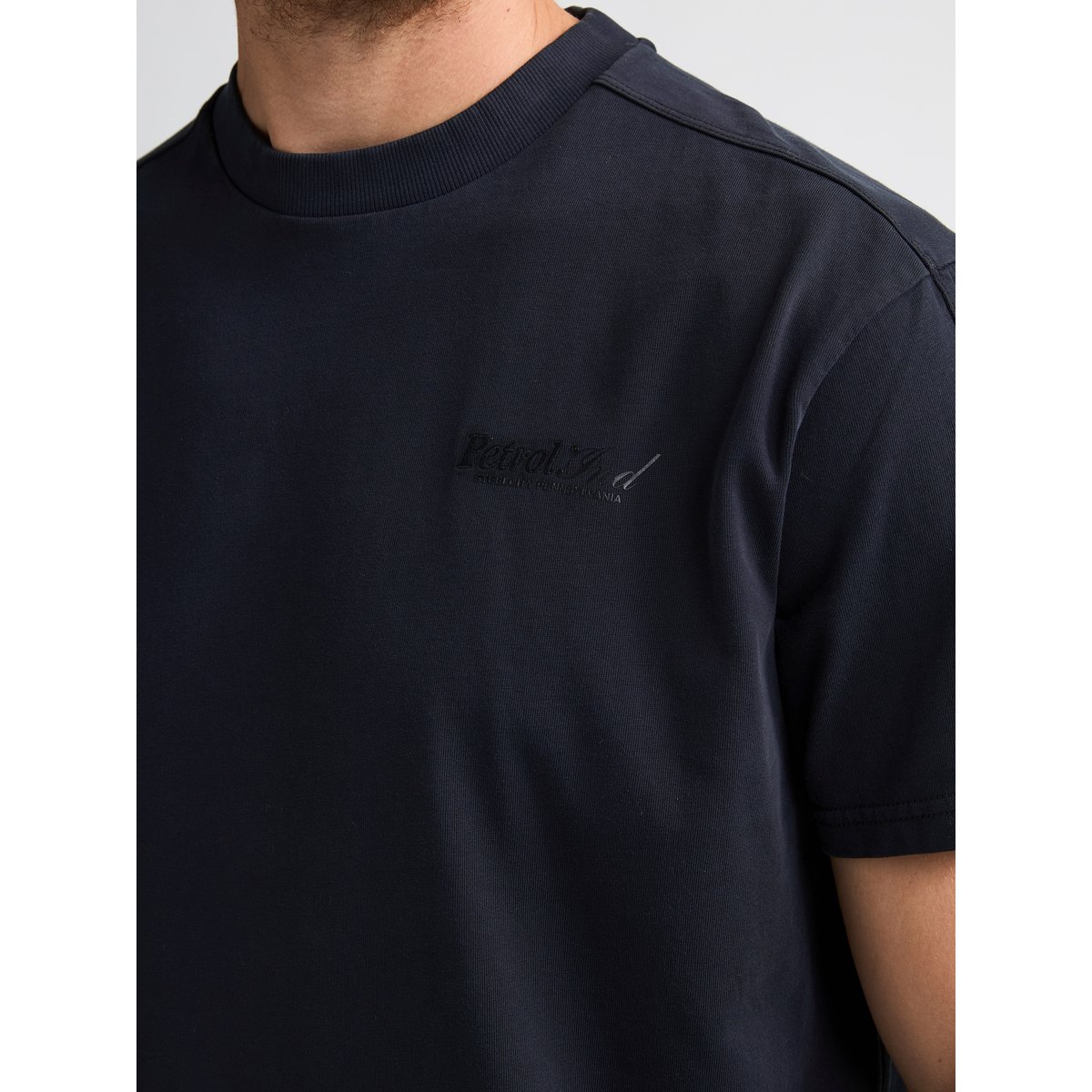 T-shirt en coton à coupe décontractée tanner noir iron steel, PETROL INDUSTRIES
