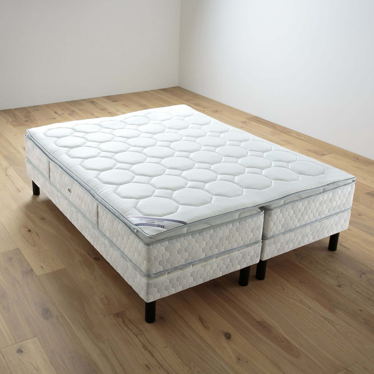 Matelas 406 ressorts+surmatelas mousse+sommier blanc, DUVIVIER