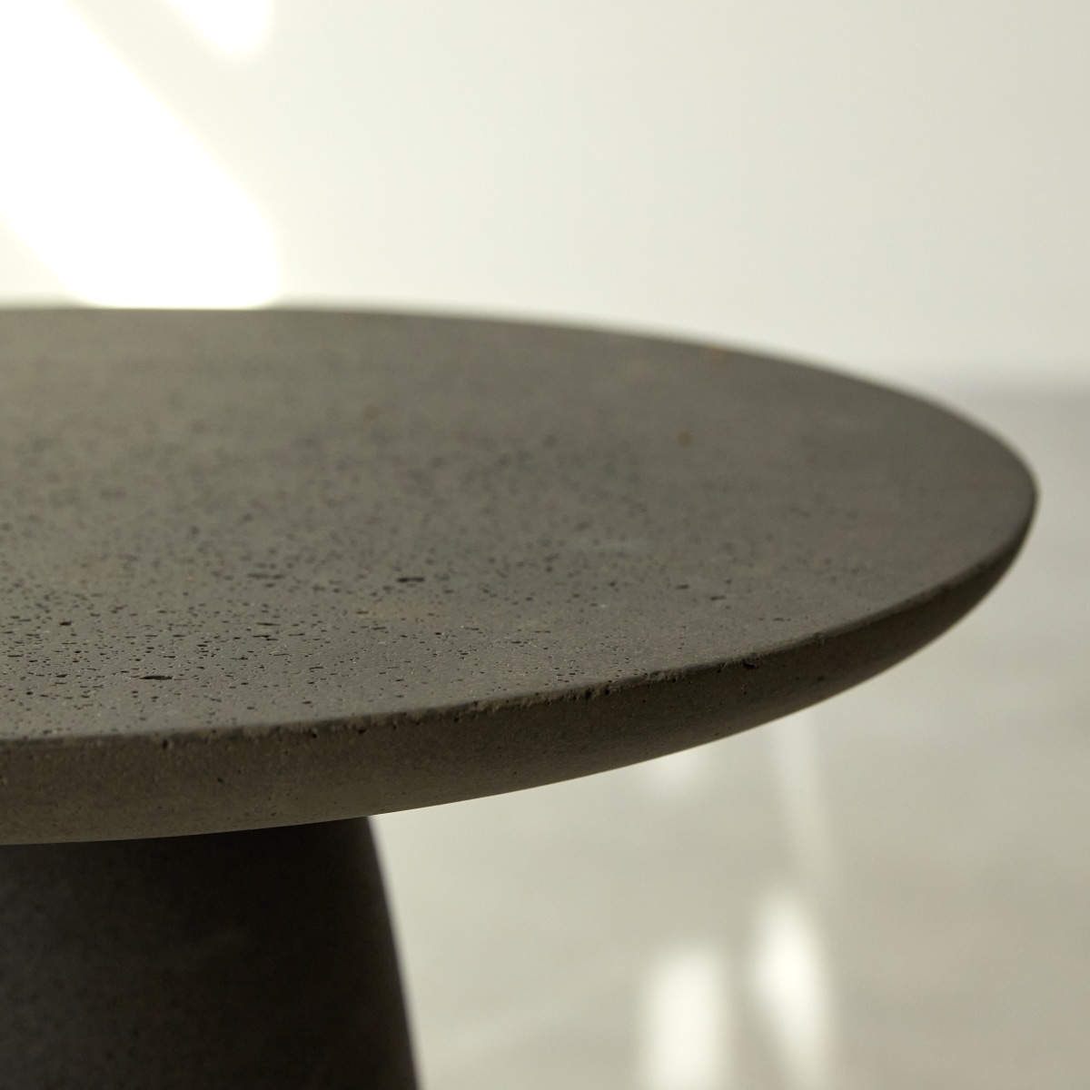 Table basse de jardin en Ciment, MIGUEL noir, TIKAMOON