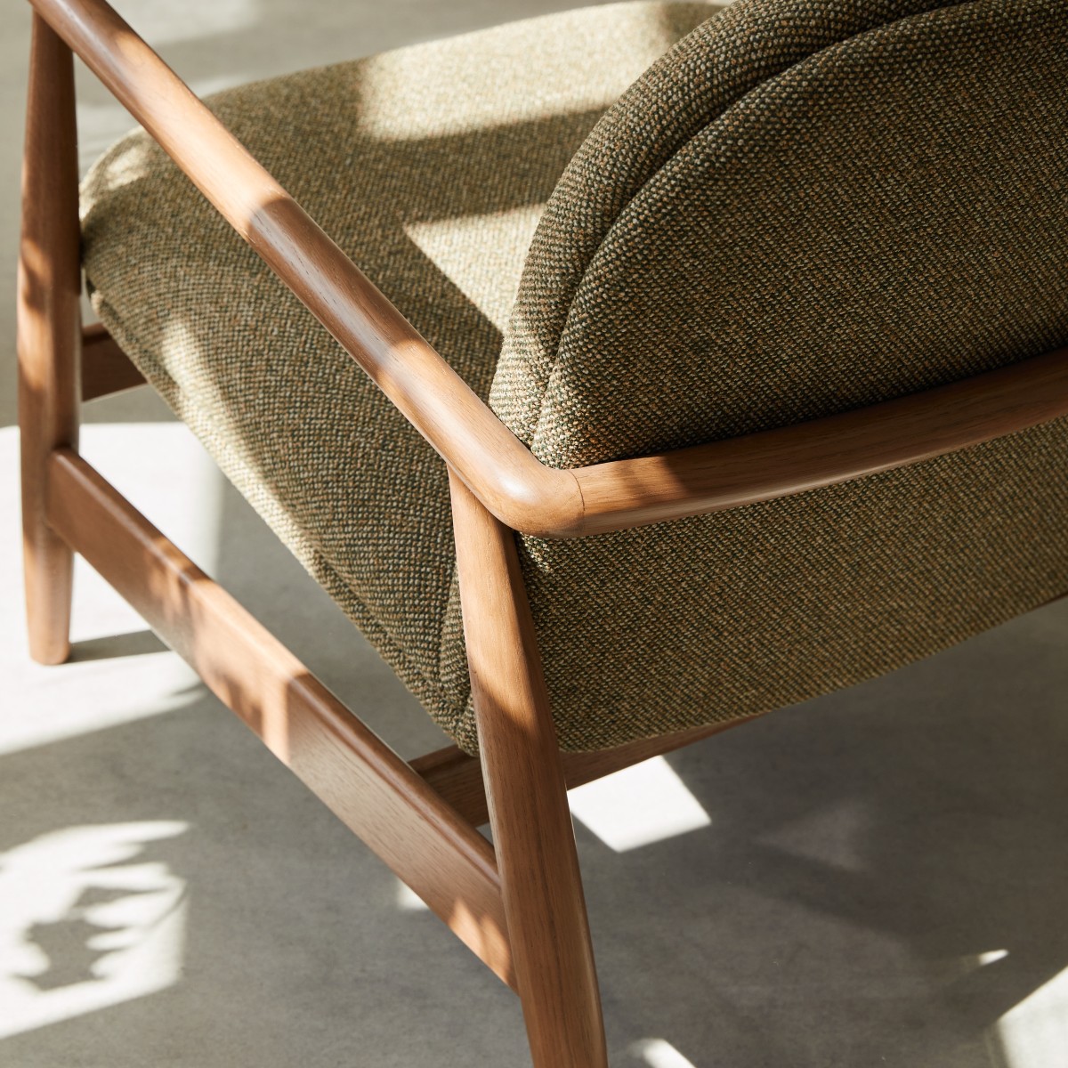 Fauteuil en Tissu massif, ELIO vert, TIKAMOON
